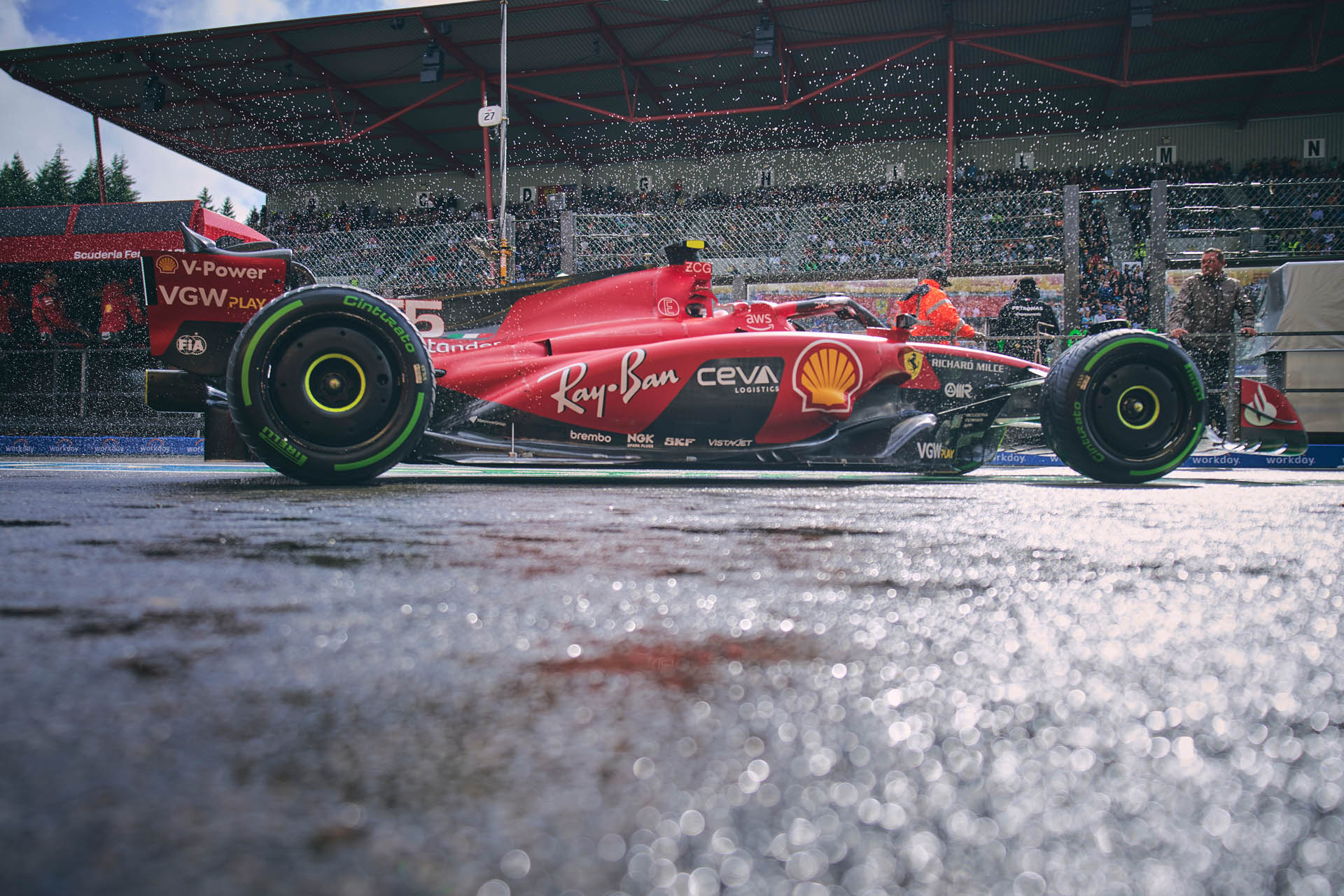 scuderia-ferrari-belgian-gp-friday 01