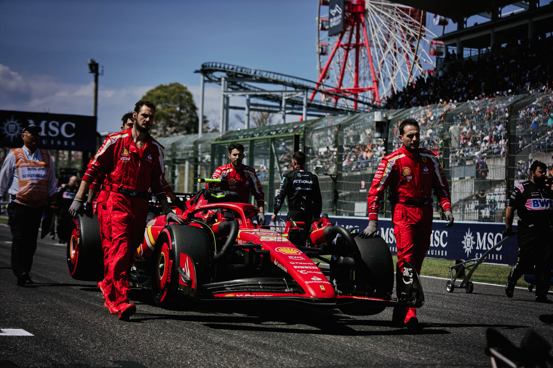 240059-scuderia-ferrari-japanese-gp-sunday 76a90d75-8e59-483d-b151-2c6896d14e07