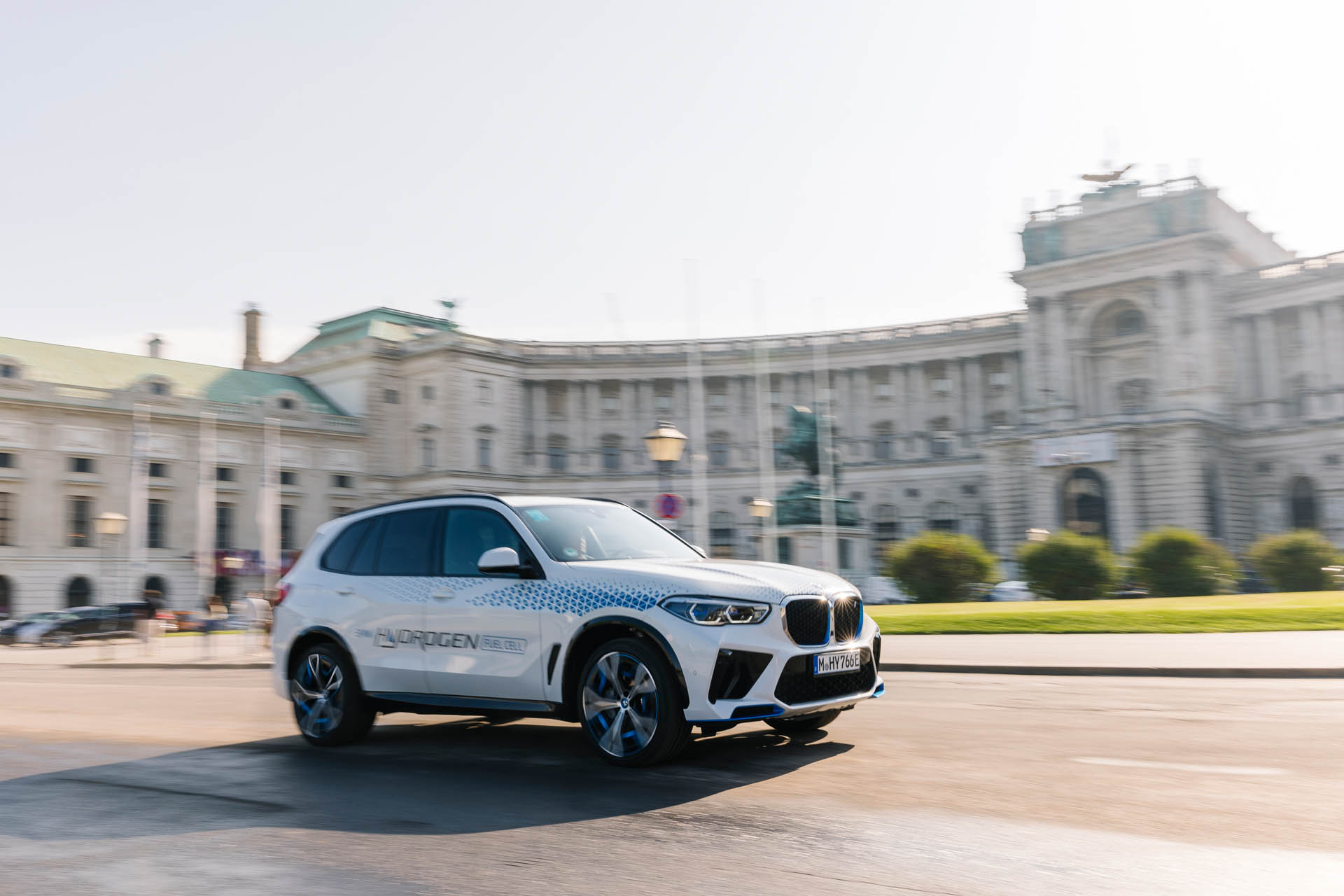 bmw-ix5-hydrogen-in-austria 09