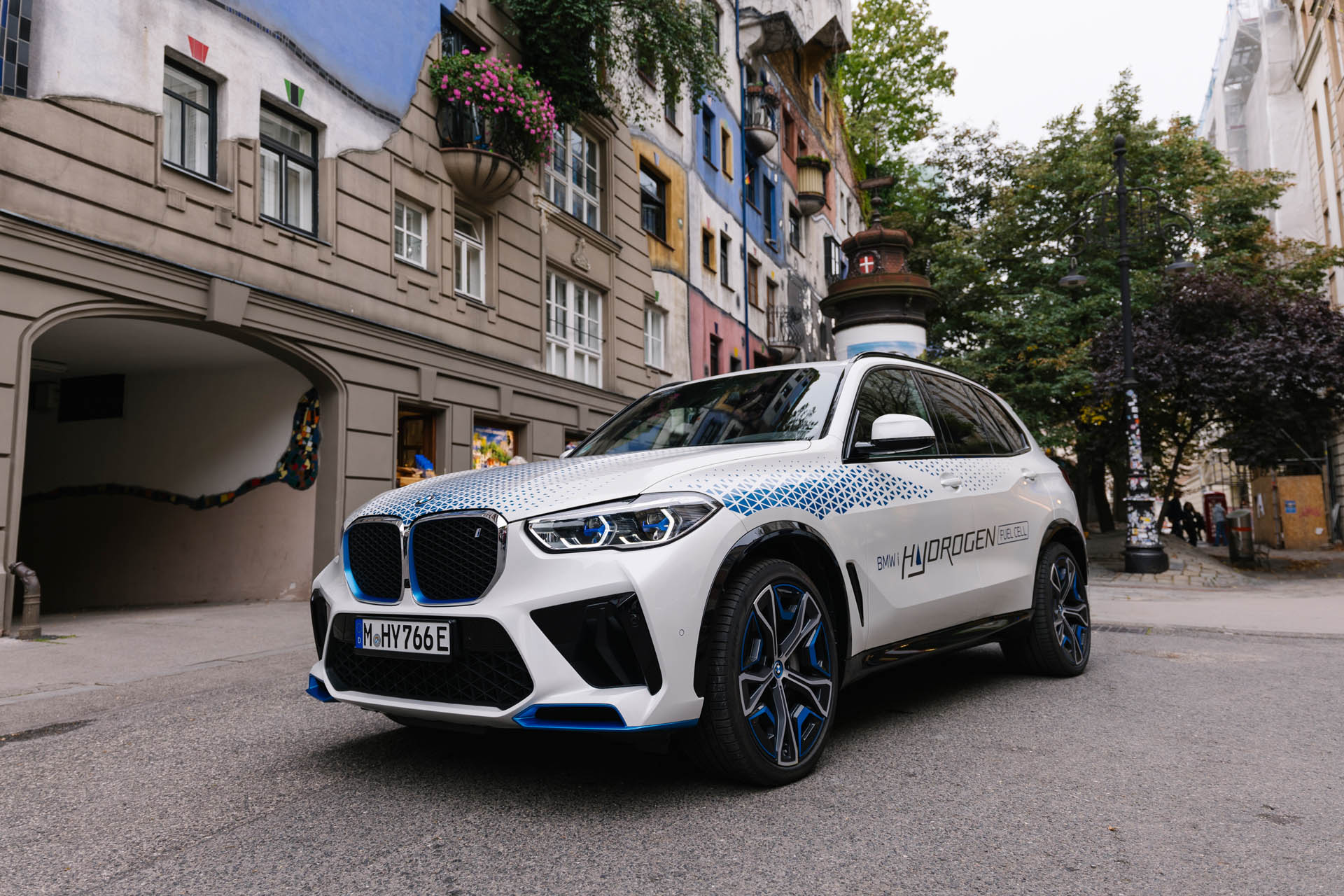 bmw-ix5-hydrogen-in-austria