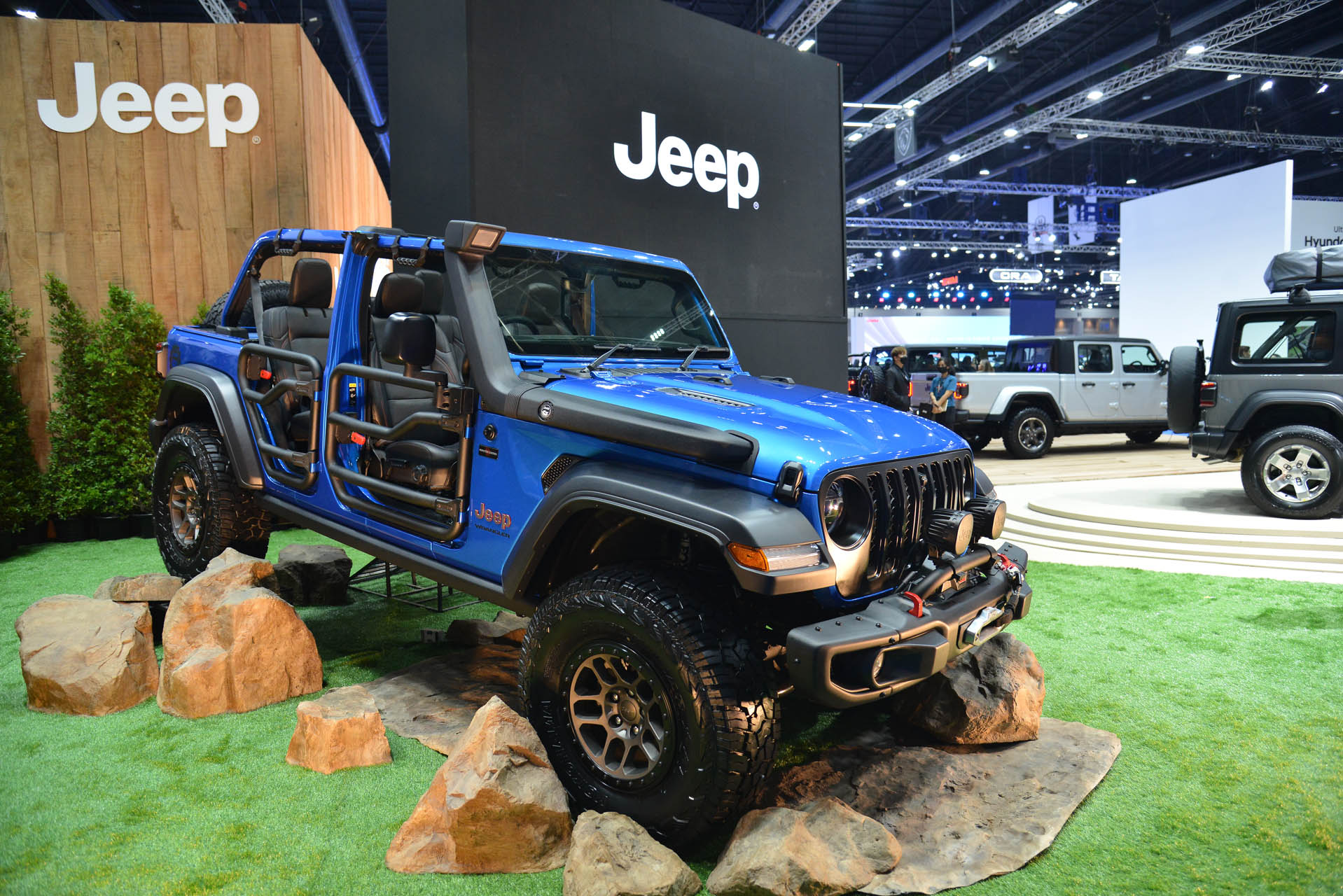66 03 21  Jeep by  37