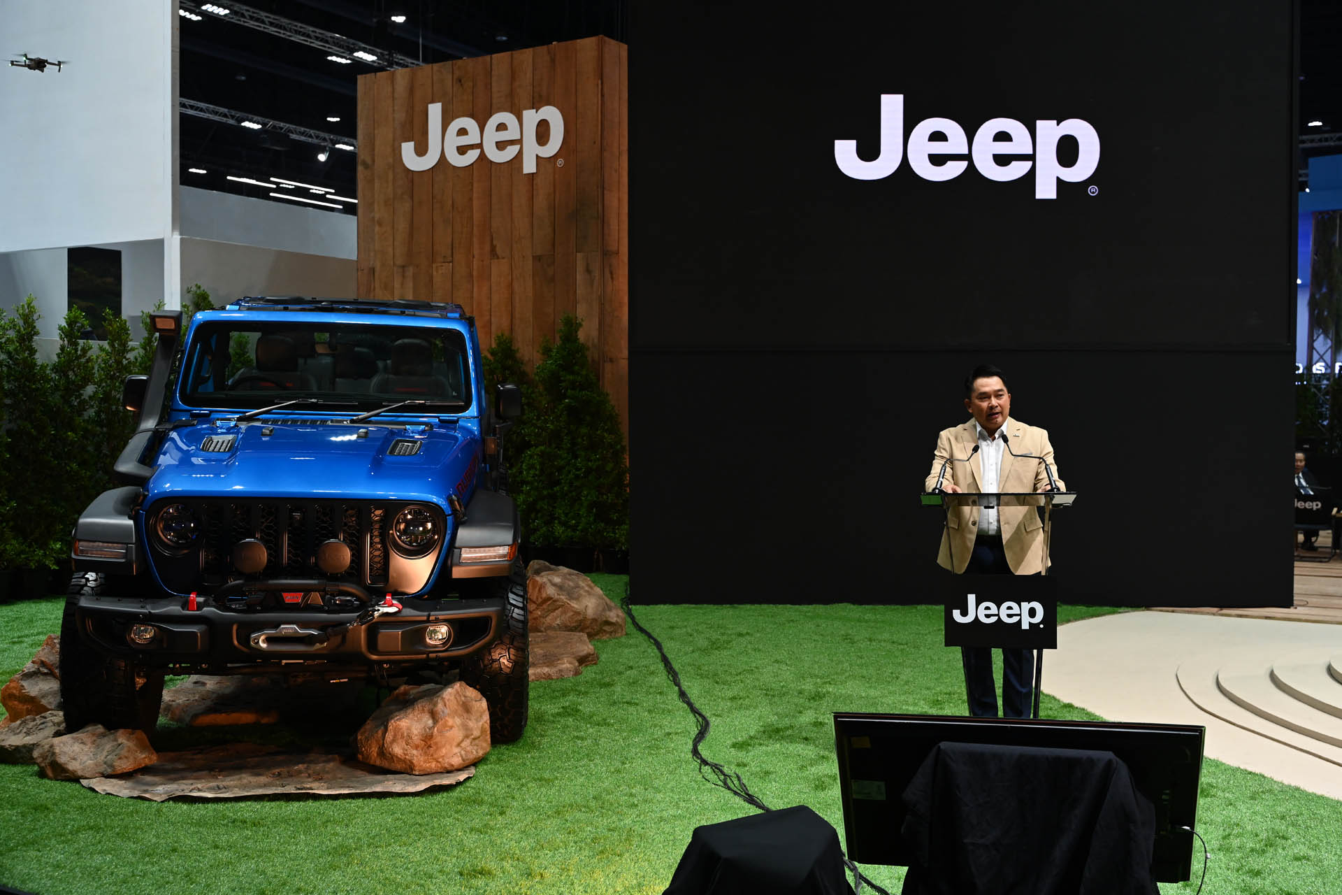 66 03 21  Jeep by Fluke 30