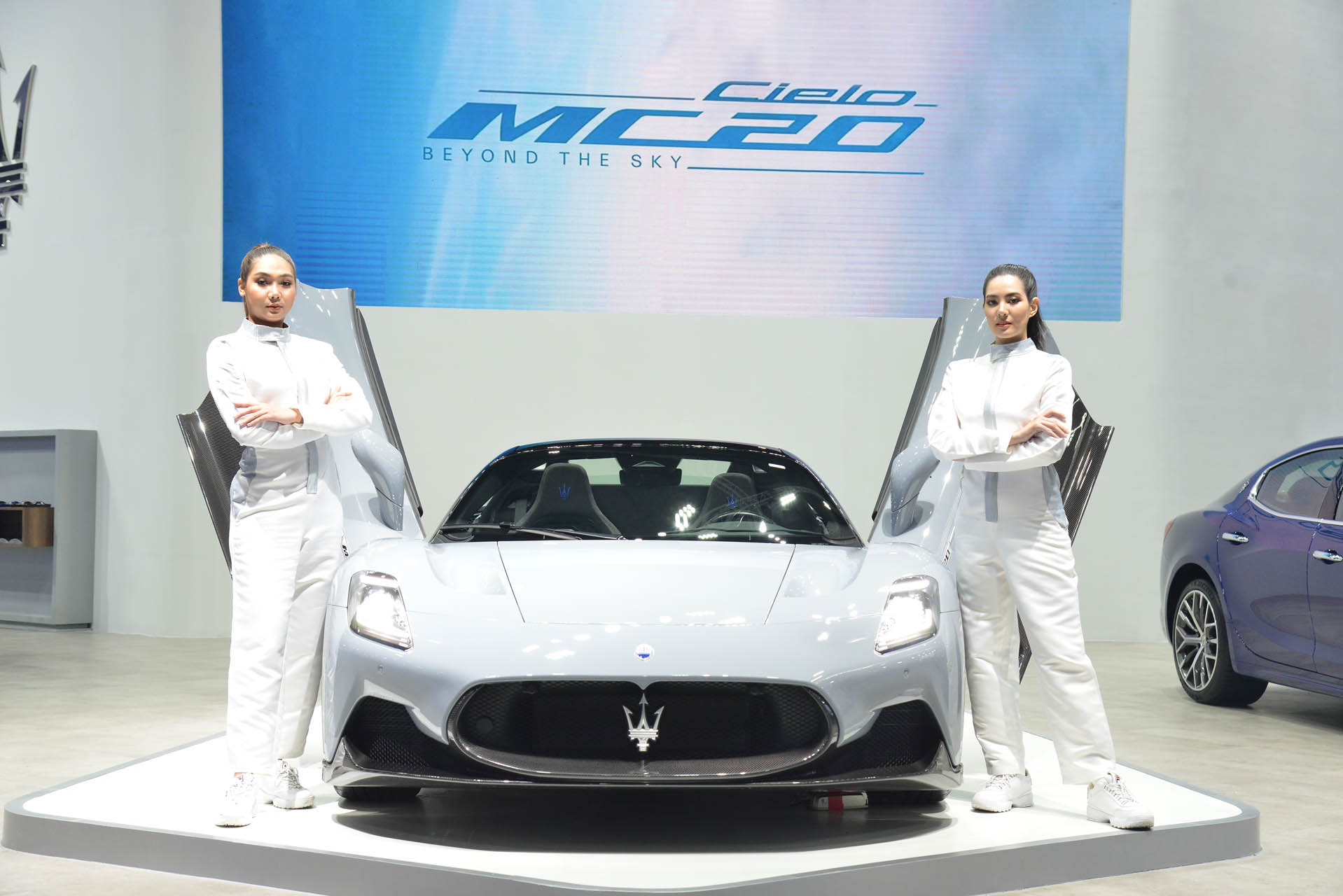 66 03 21  Maserati by  65
