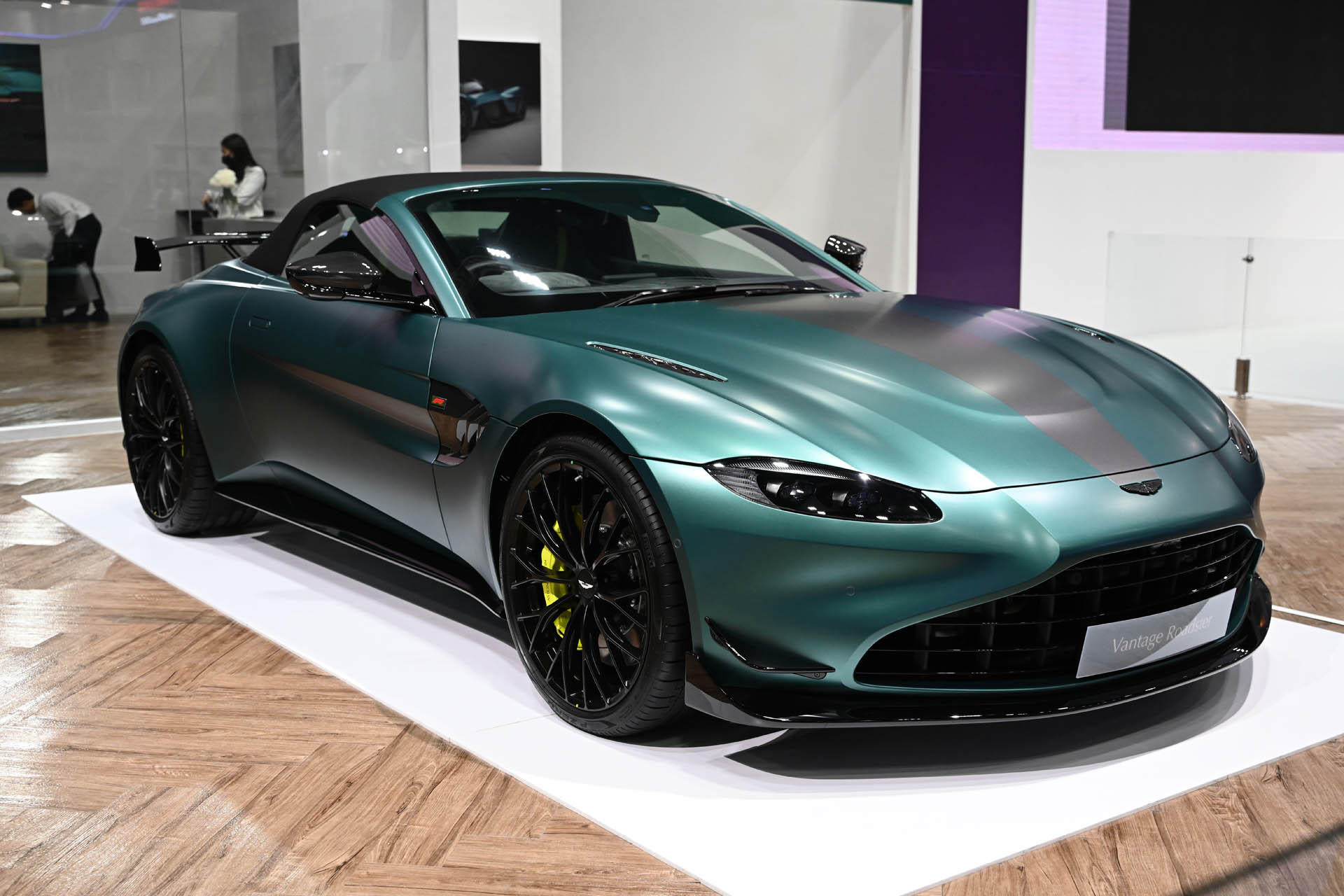 66 03 20 Aston3