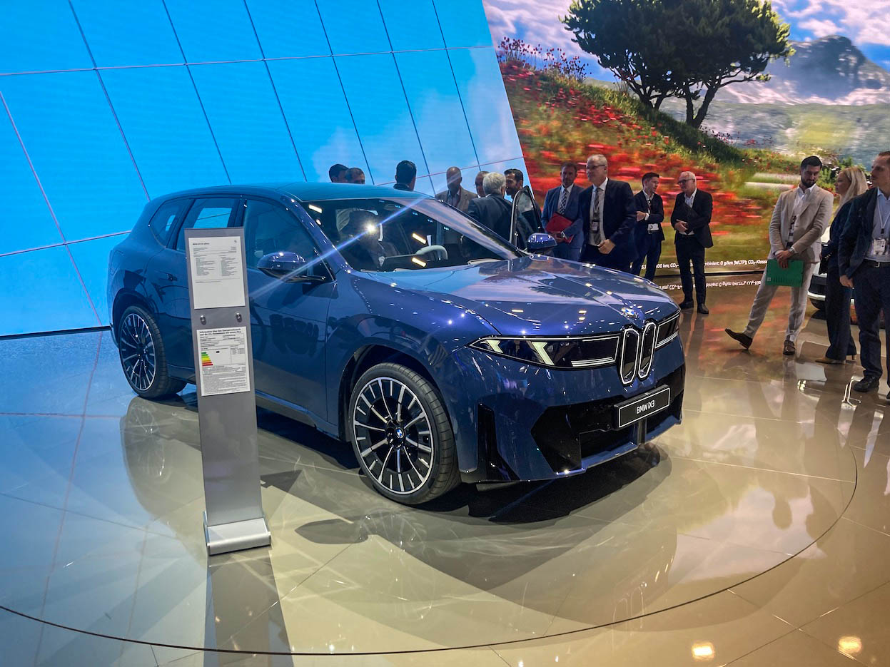 BMW iX3