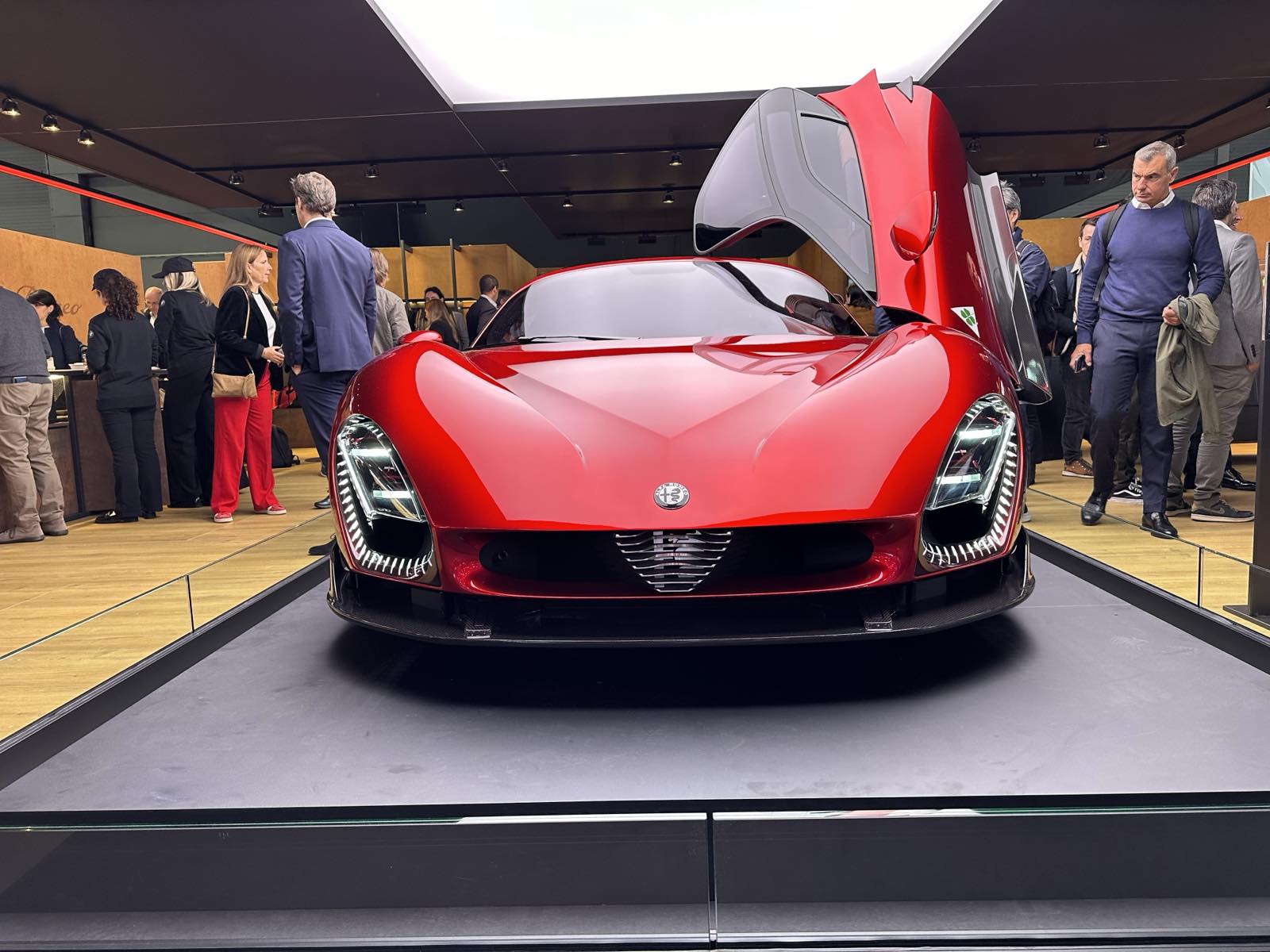 alfa romeo 33 stradale 01