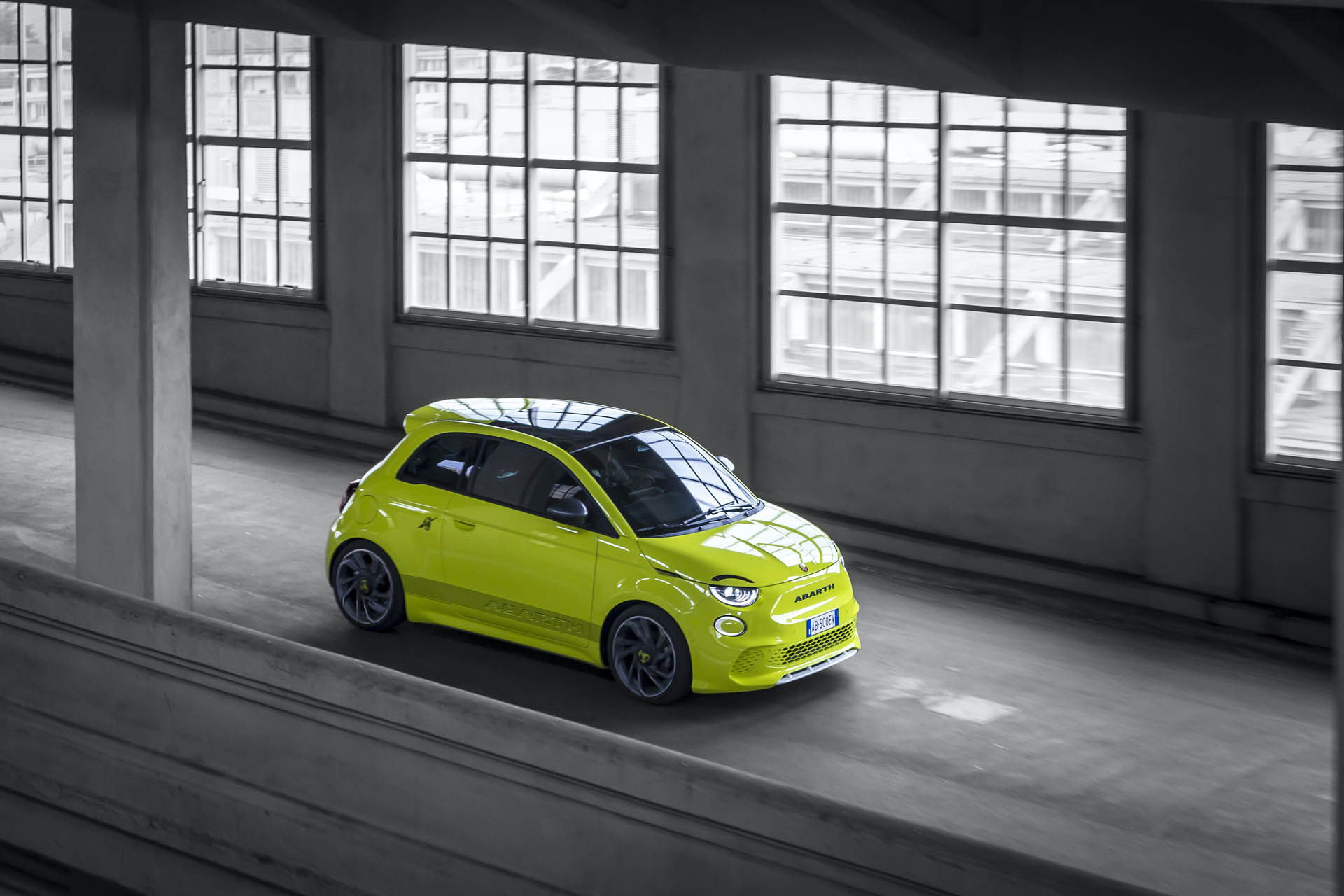 abarth500e03