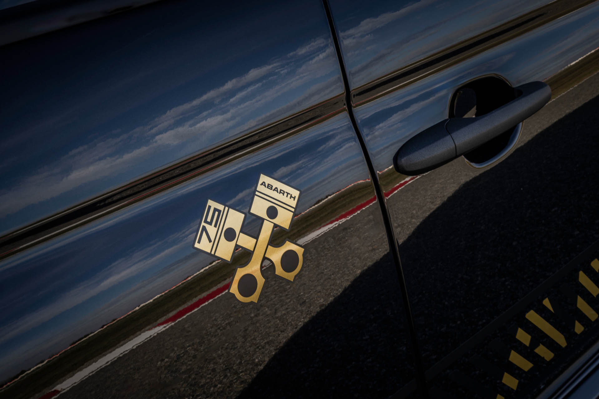 Abarth 75 Anniversario 09