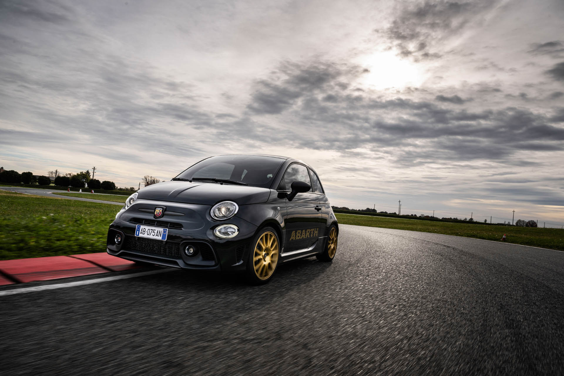 Abarth 75 Anniversario 26
