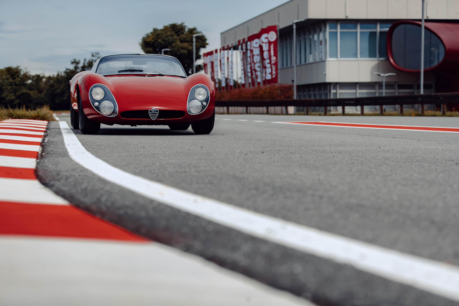alfa romeo 33 stradale 1967 02