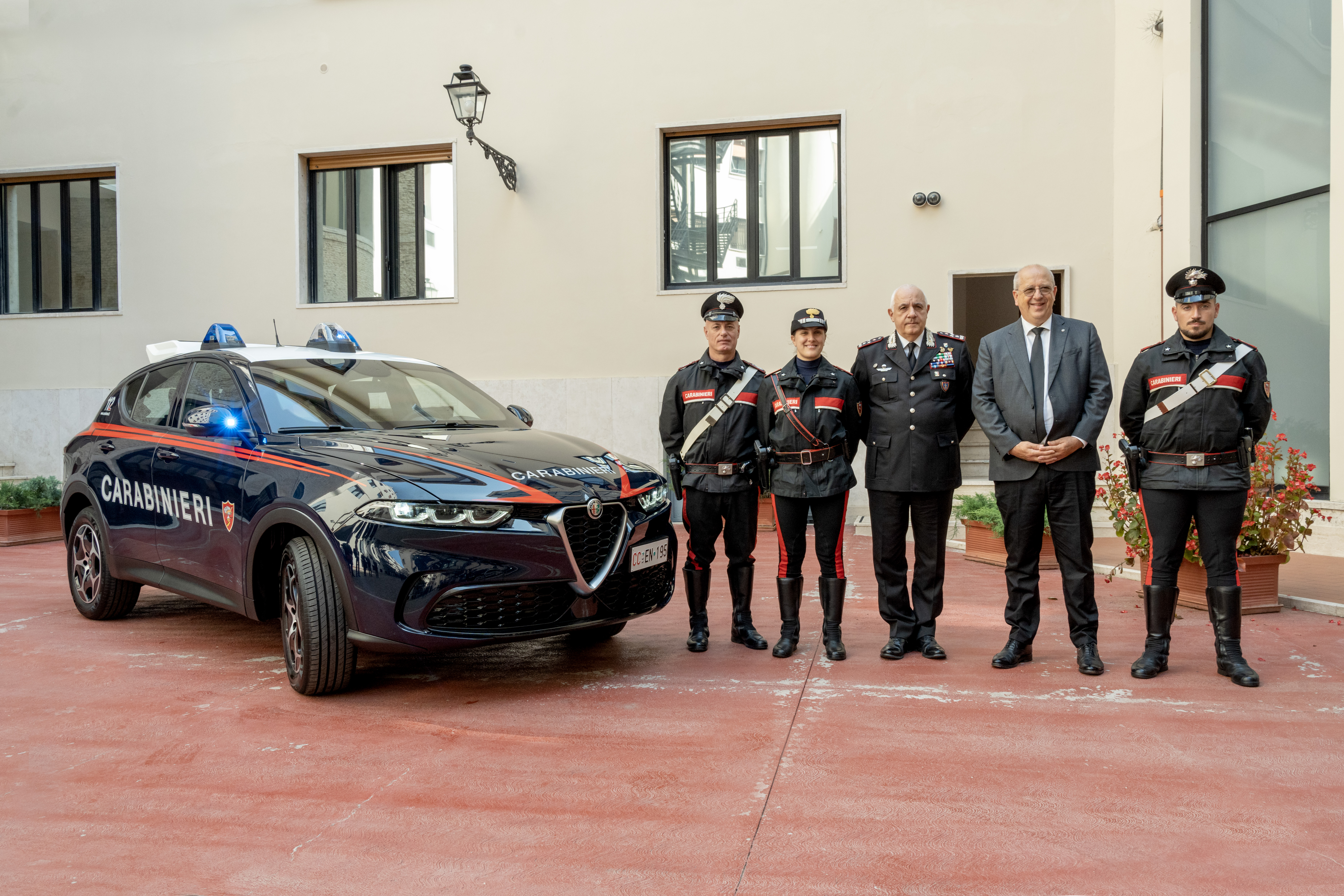 Alfa Romeo Tonale Carabinieri 01