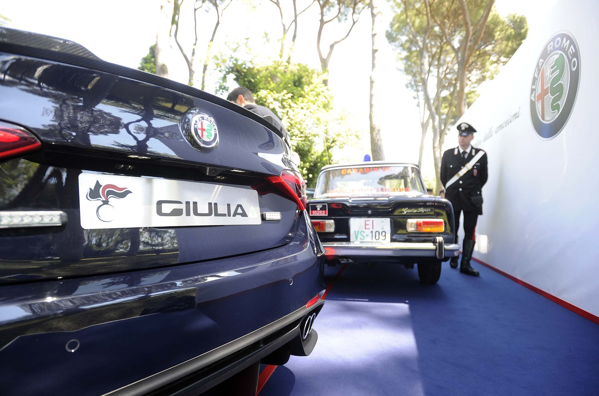 ConsegnadellAlfaRomeoGiuliaQuadrifoglioallArmadeiCarabinieri052016 01