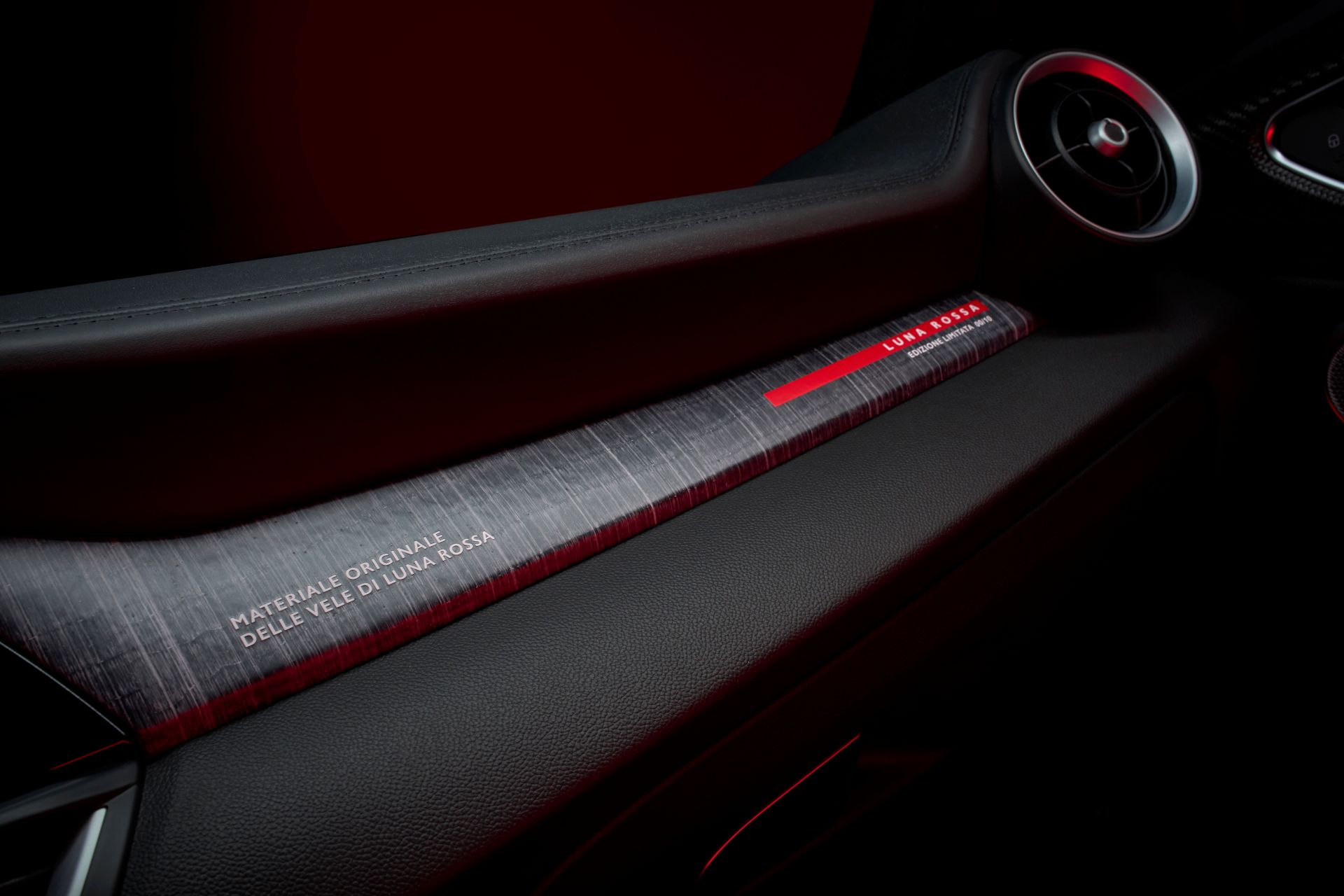 alfa romeo giulia quadrifoglio luna rossa 14