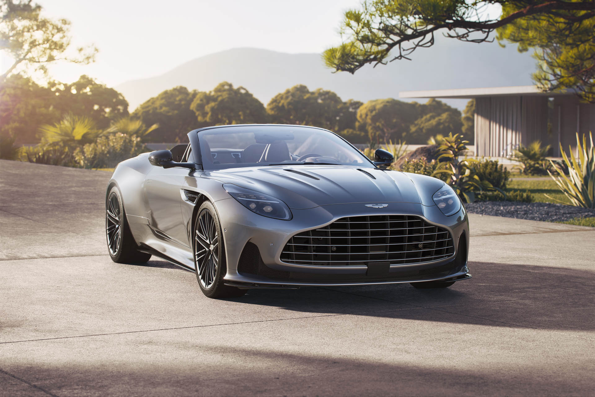 Aston Martin DB12 Volante 2023 02