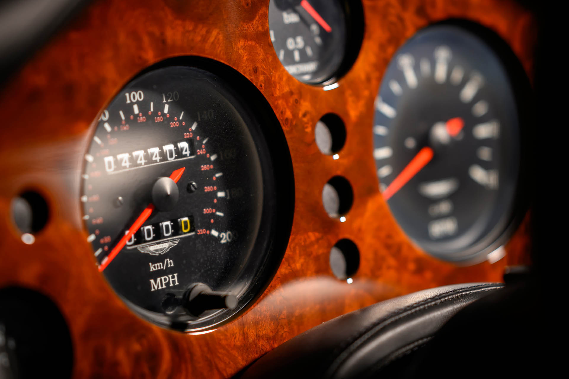 Aston Martin V8 Vantage V550 17