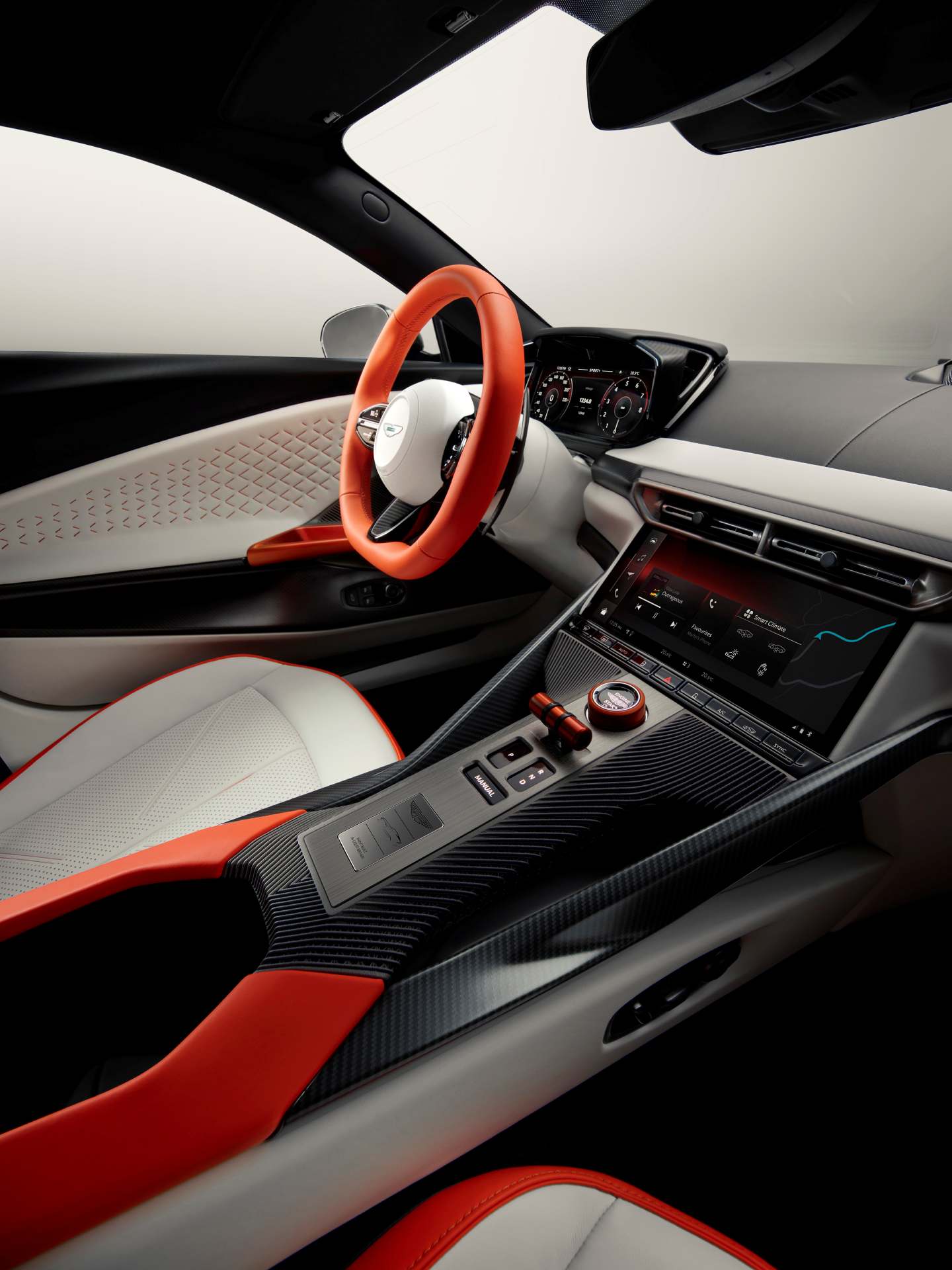 Aston Martin Valen 12