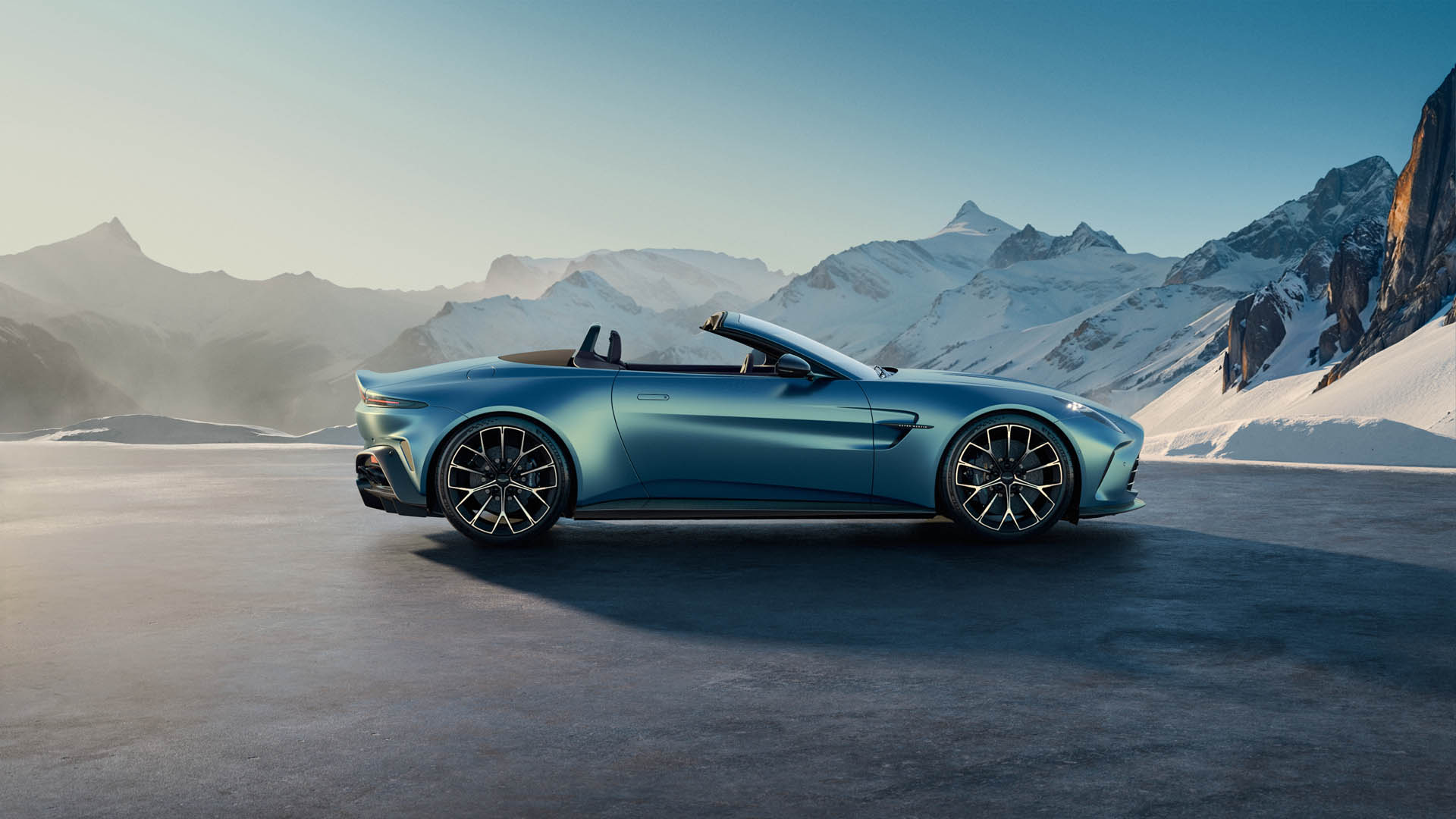 Aston Martin Vantage Roadster 9