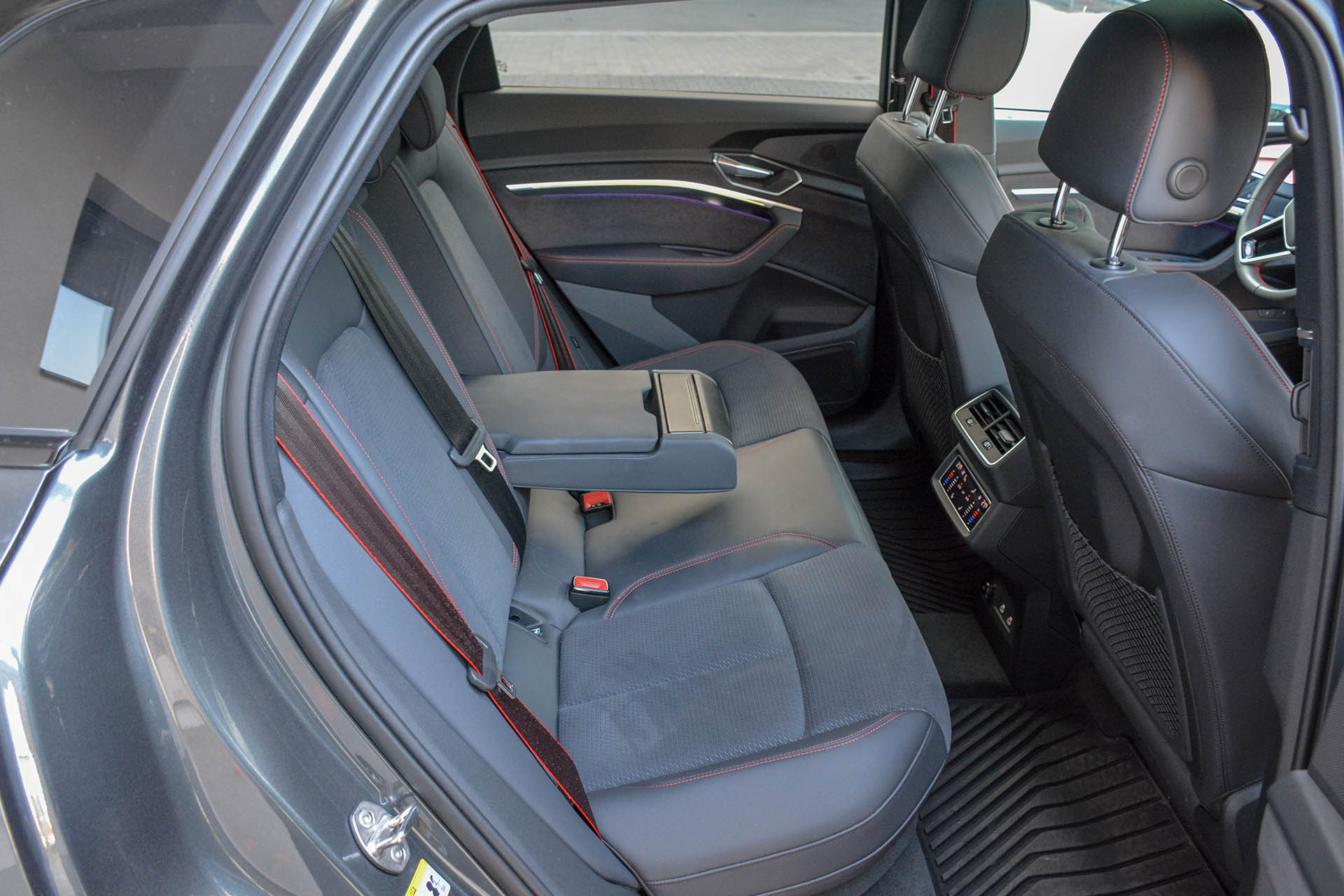 Audi Q8 e-tron S-Line 55 quattro 25