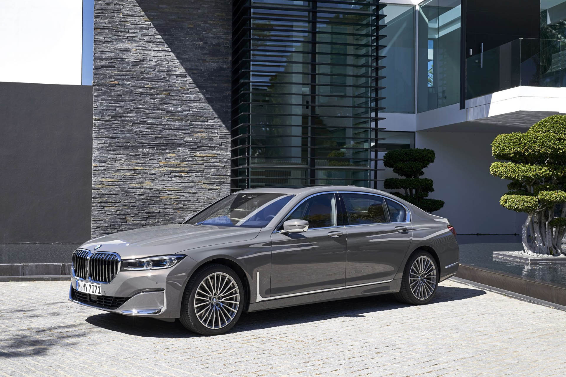 bmw7sorozat02