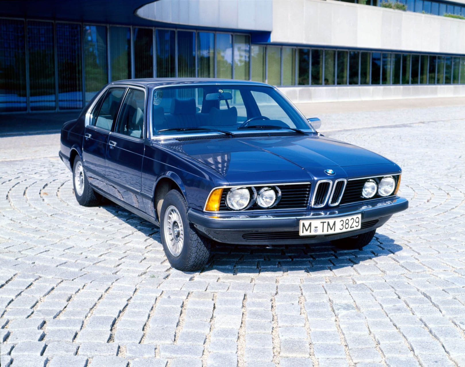 bmw7sorozat24