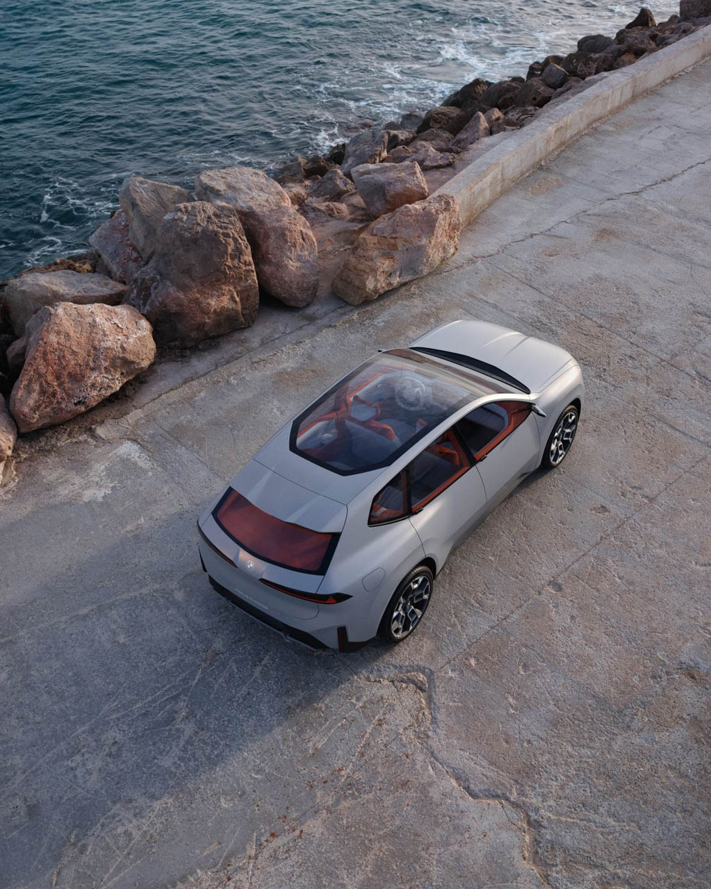 BMW Vision Neue Klasse X 06