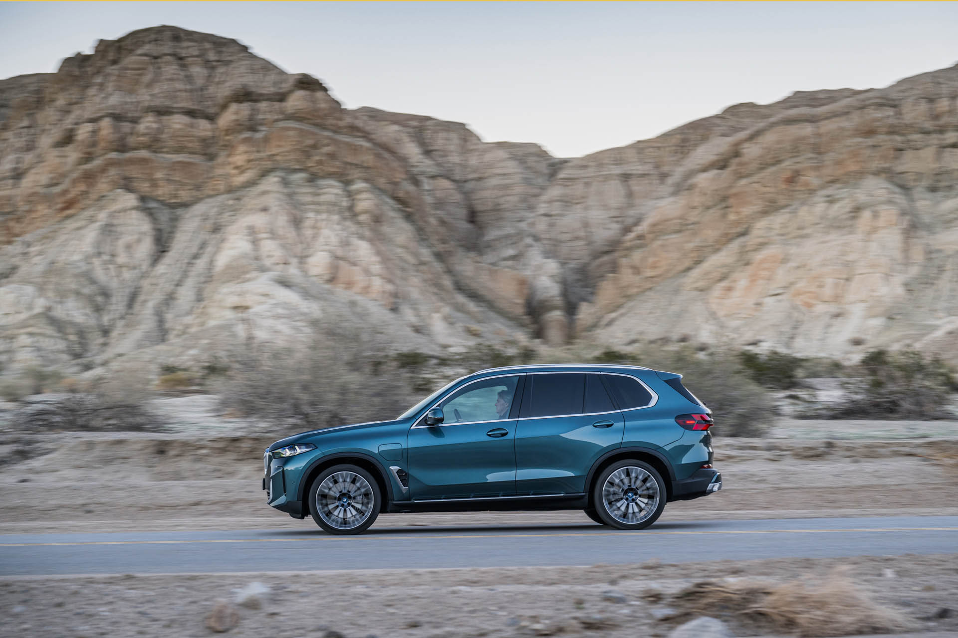 bmwx5-2023h