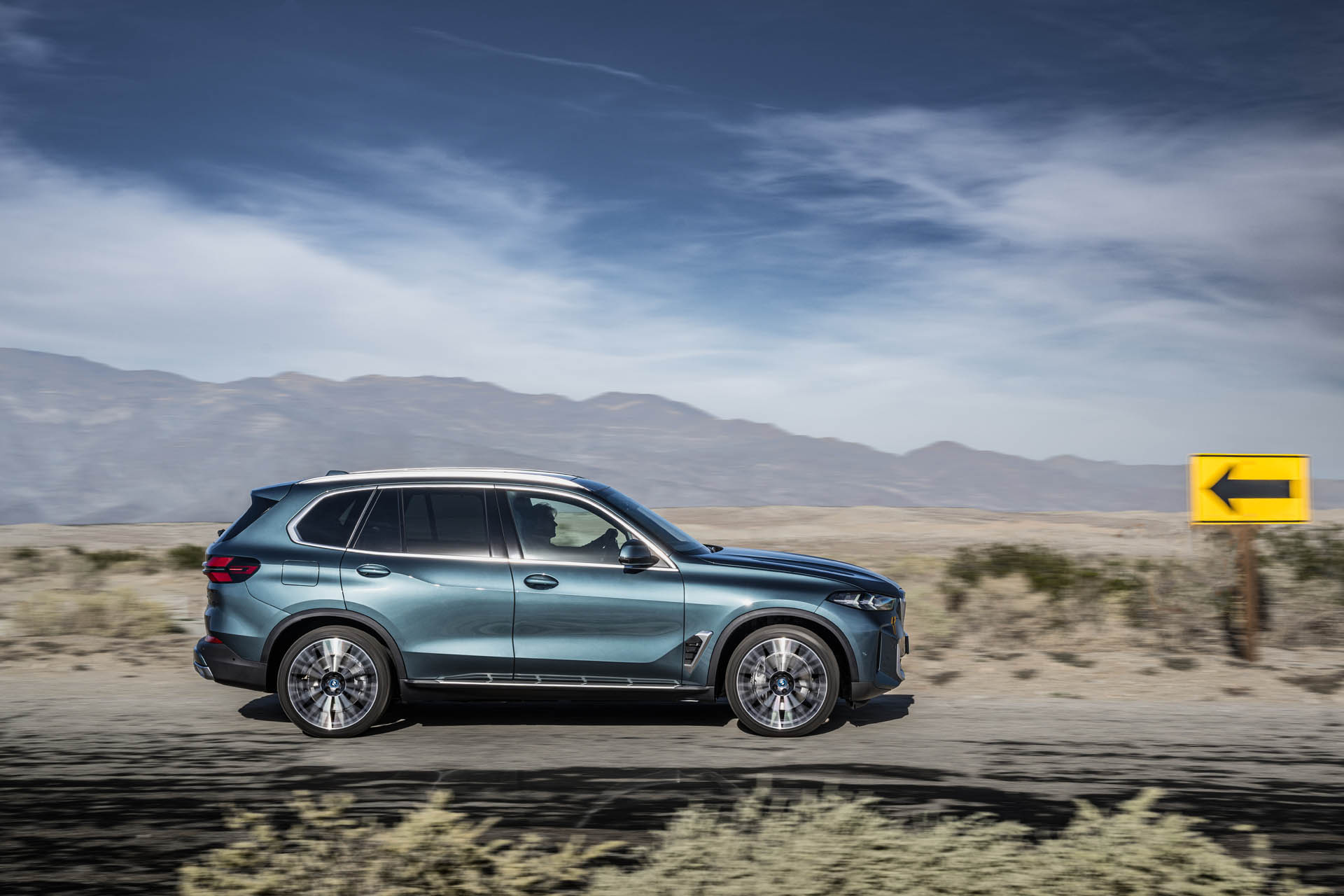 bmwx5-2023m
