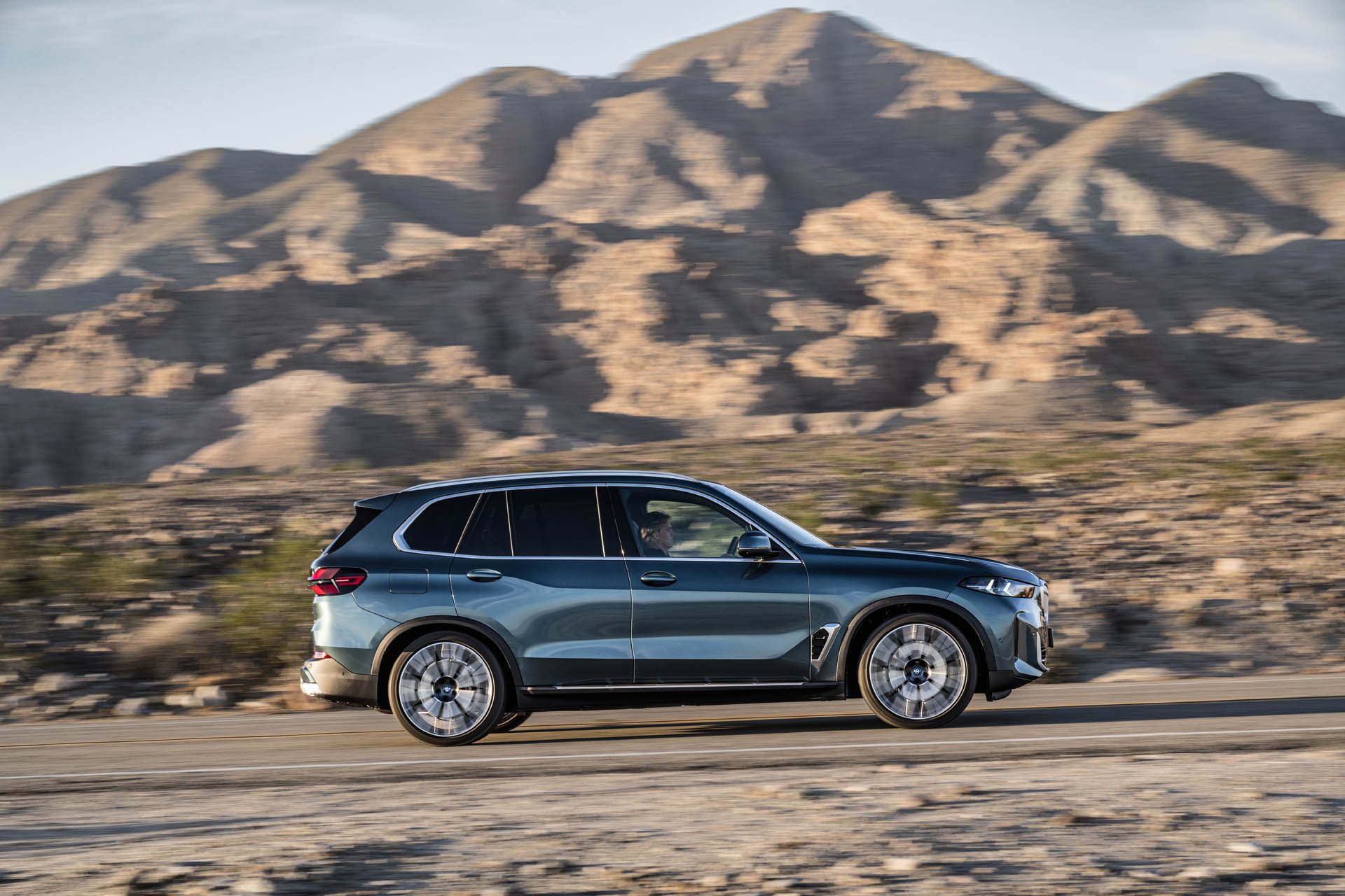bmwx5-2023n