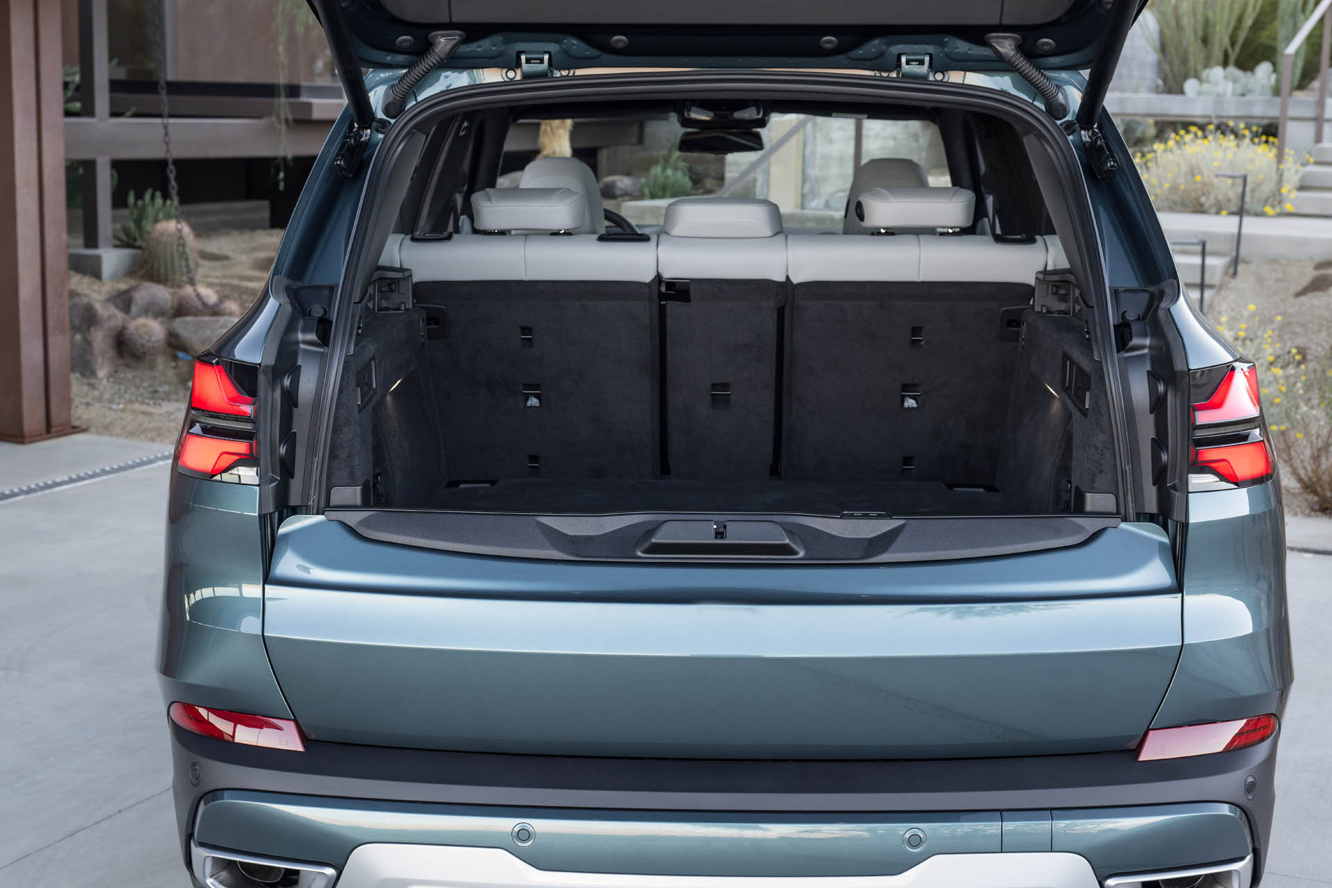 bmwx5-2023v
