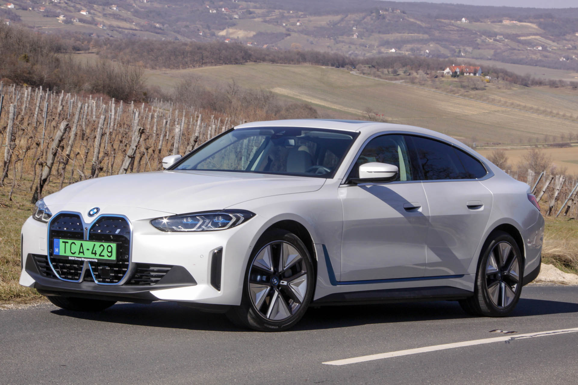 bmwi4edrive40d02