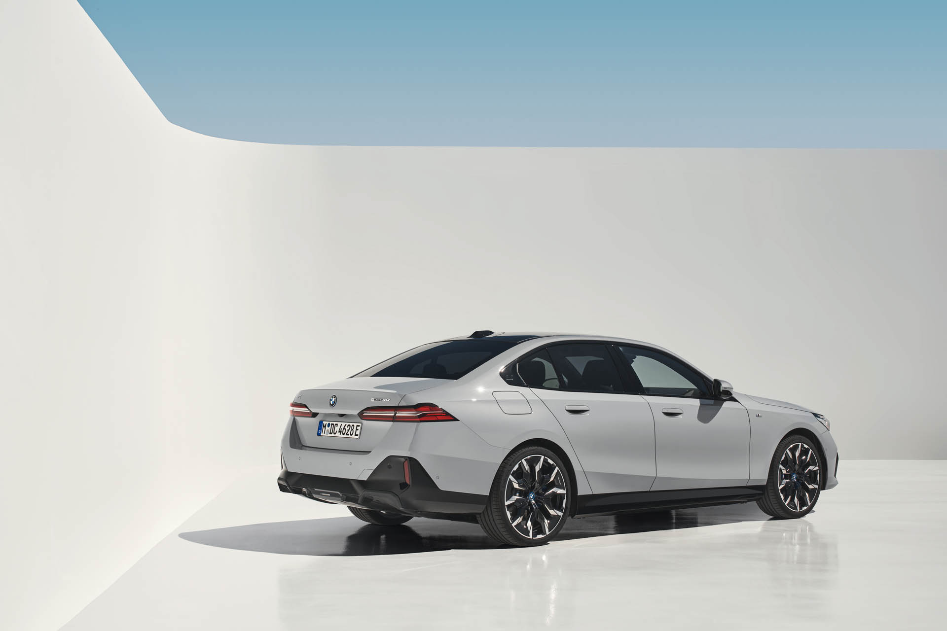 BMW i5 eDrive40 07