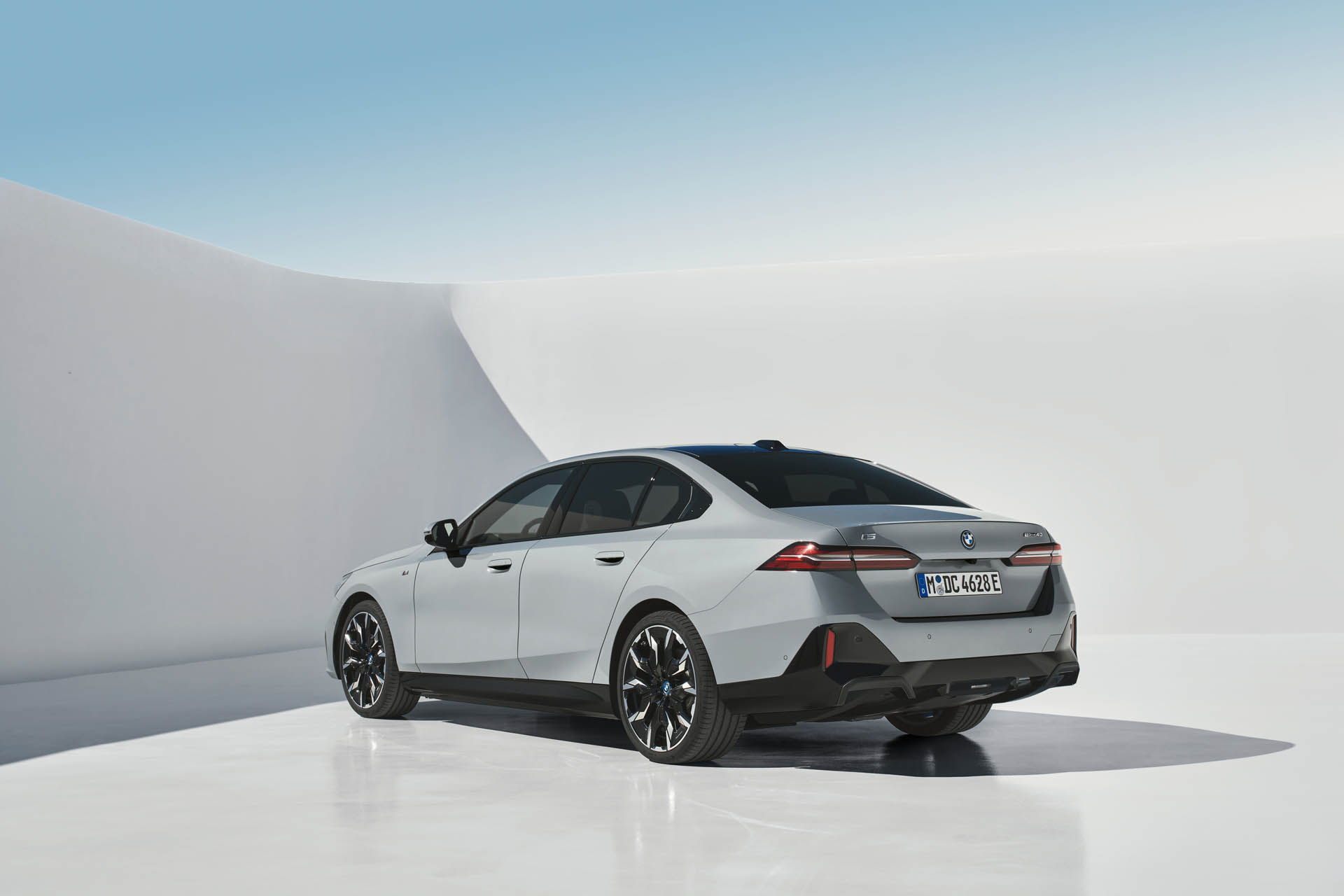 BMW i5 eDrive40 10