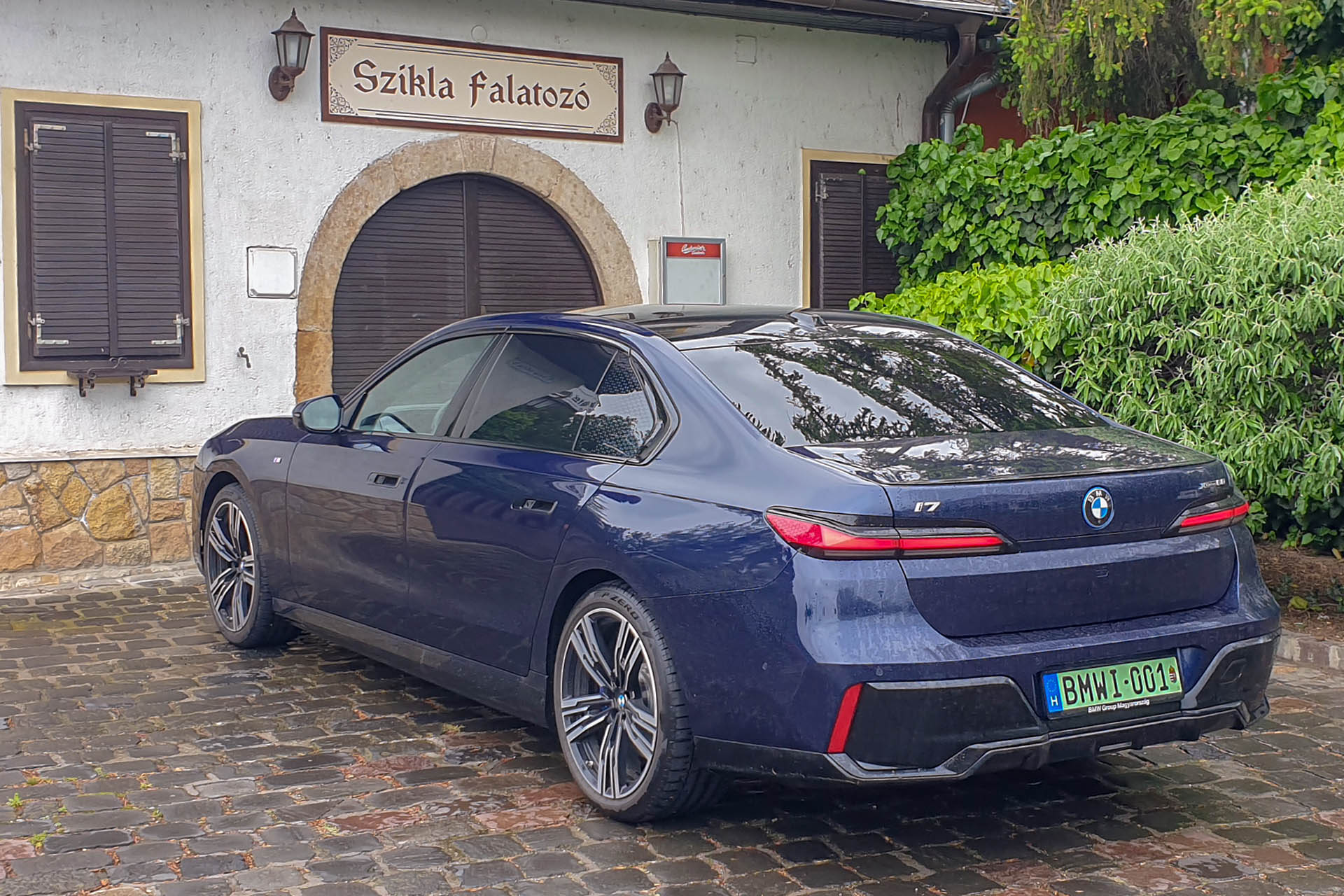 BMW i7 xDrive60 13