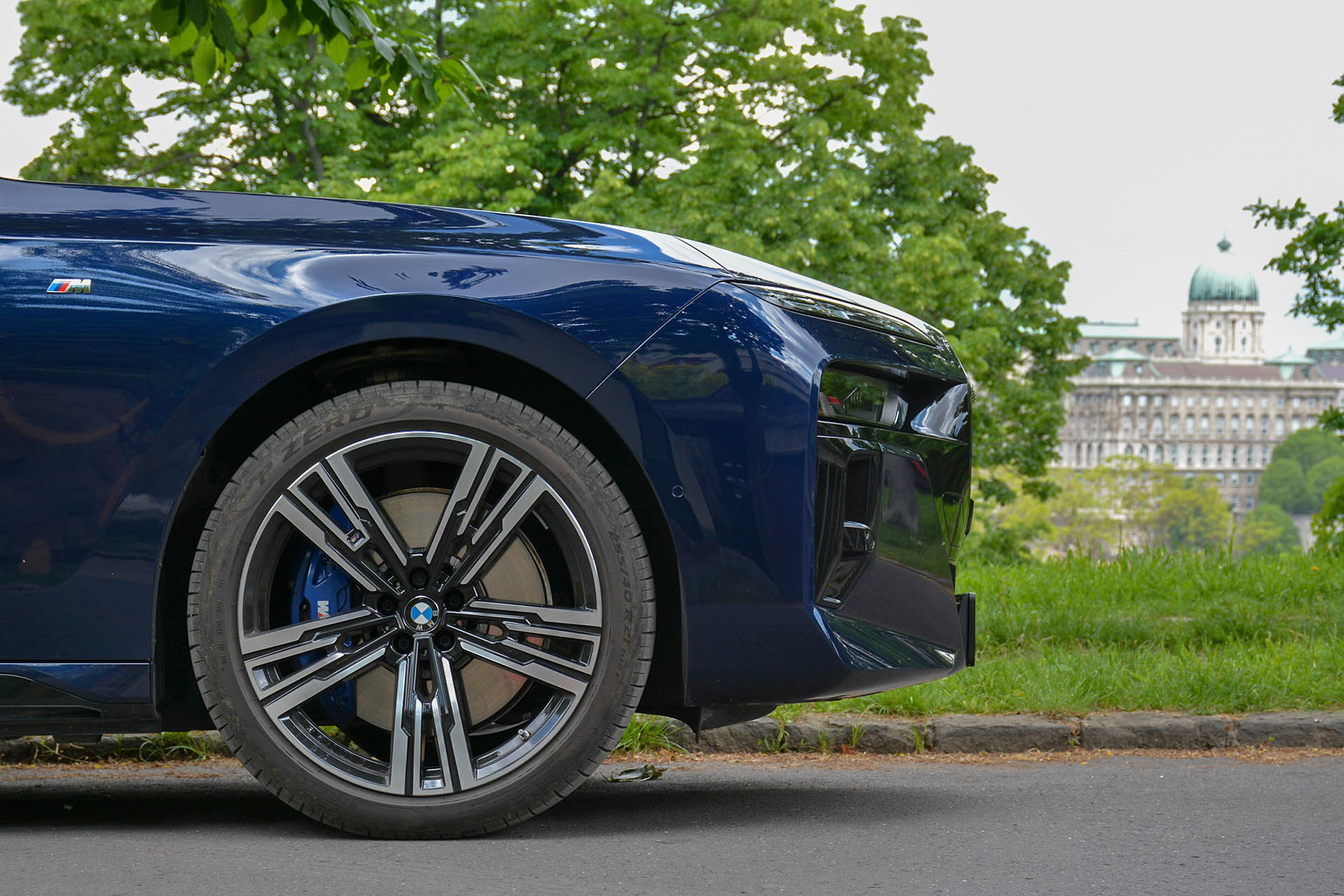 BMW i7 xDrive60 22
