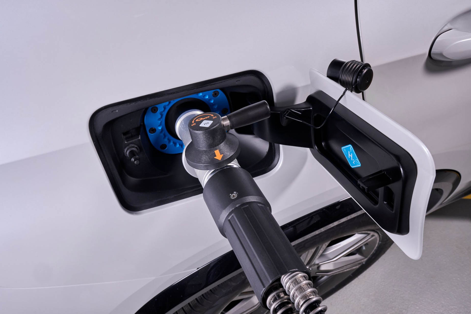 bmwix5hydrogen32