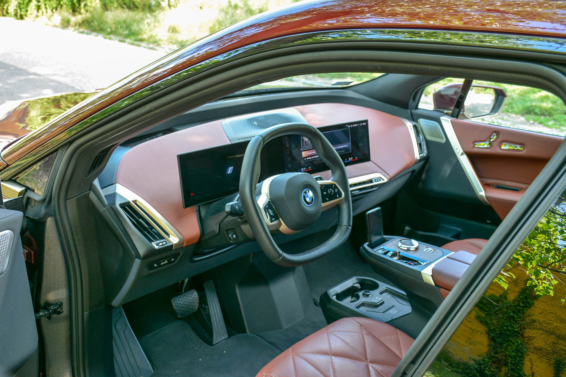 bmwiX50-2022q