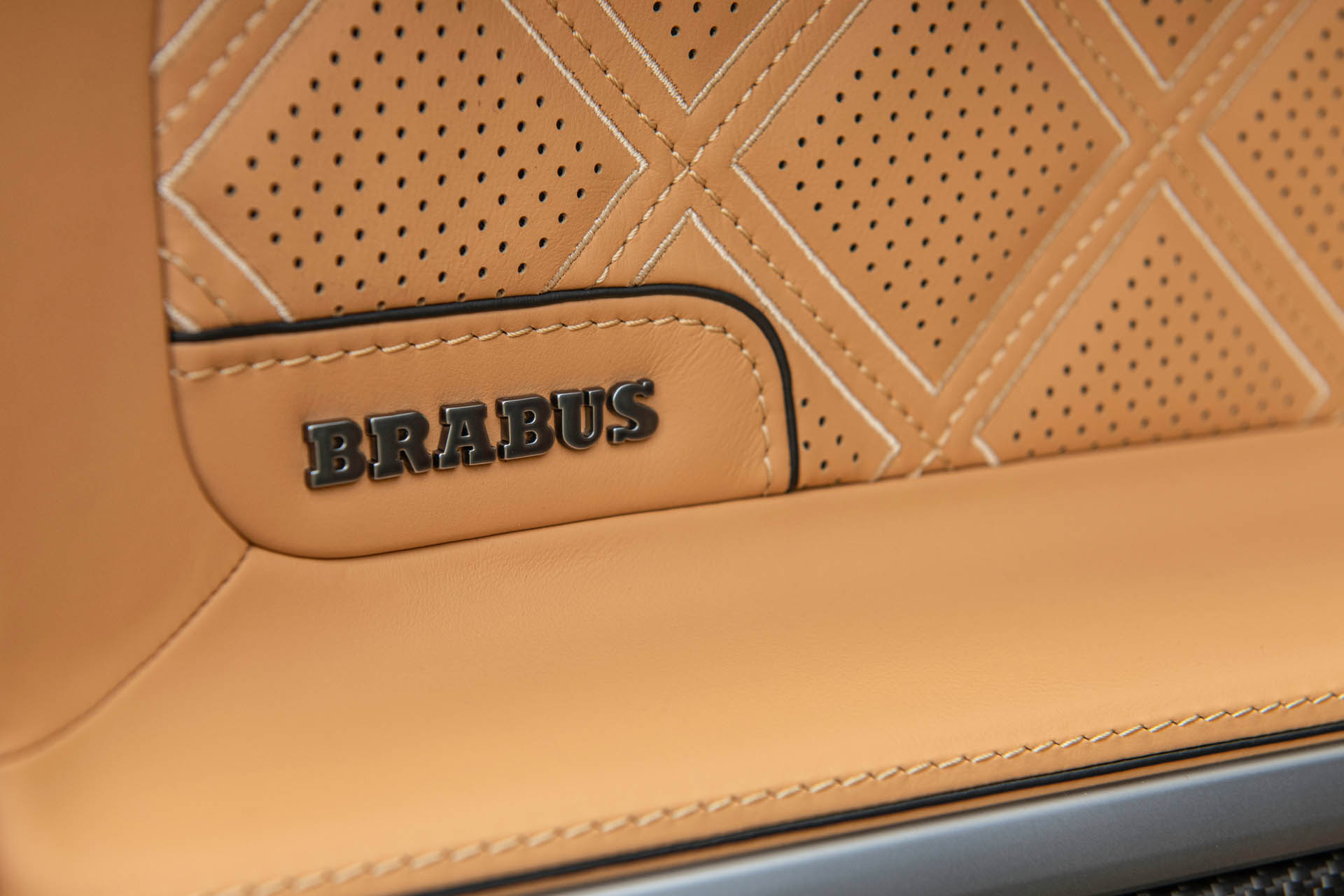 BRABUS 800 4x4 Stealth Green-M-AMG G 63 4x4 On Location 151
