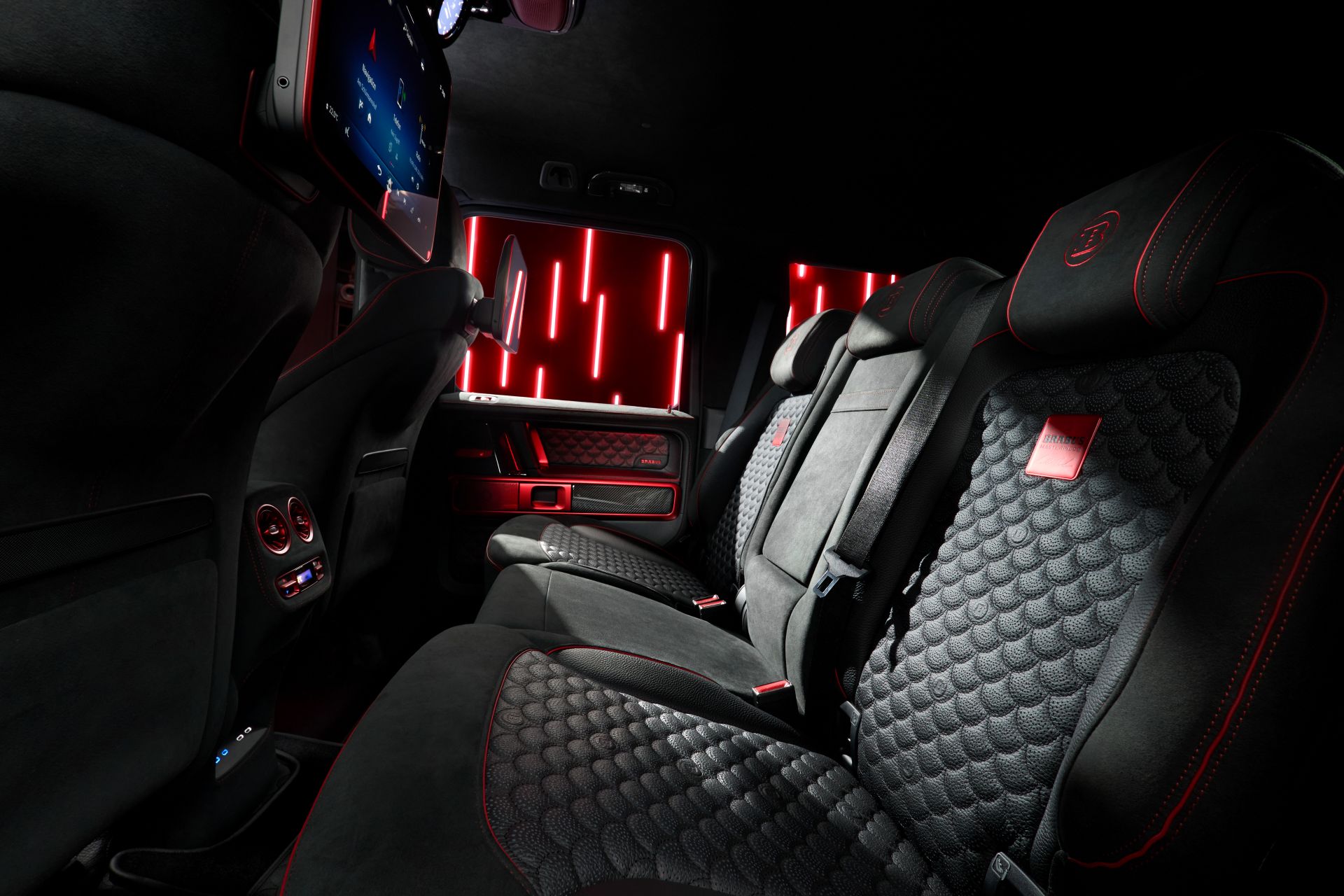 BRABUS 900 ROCKET EDITION W465 On Location 73