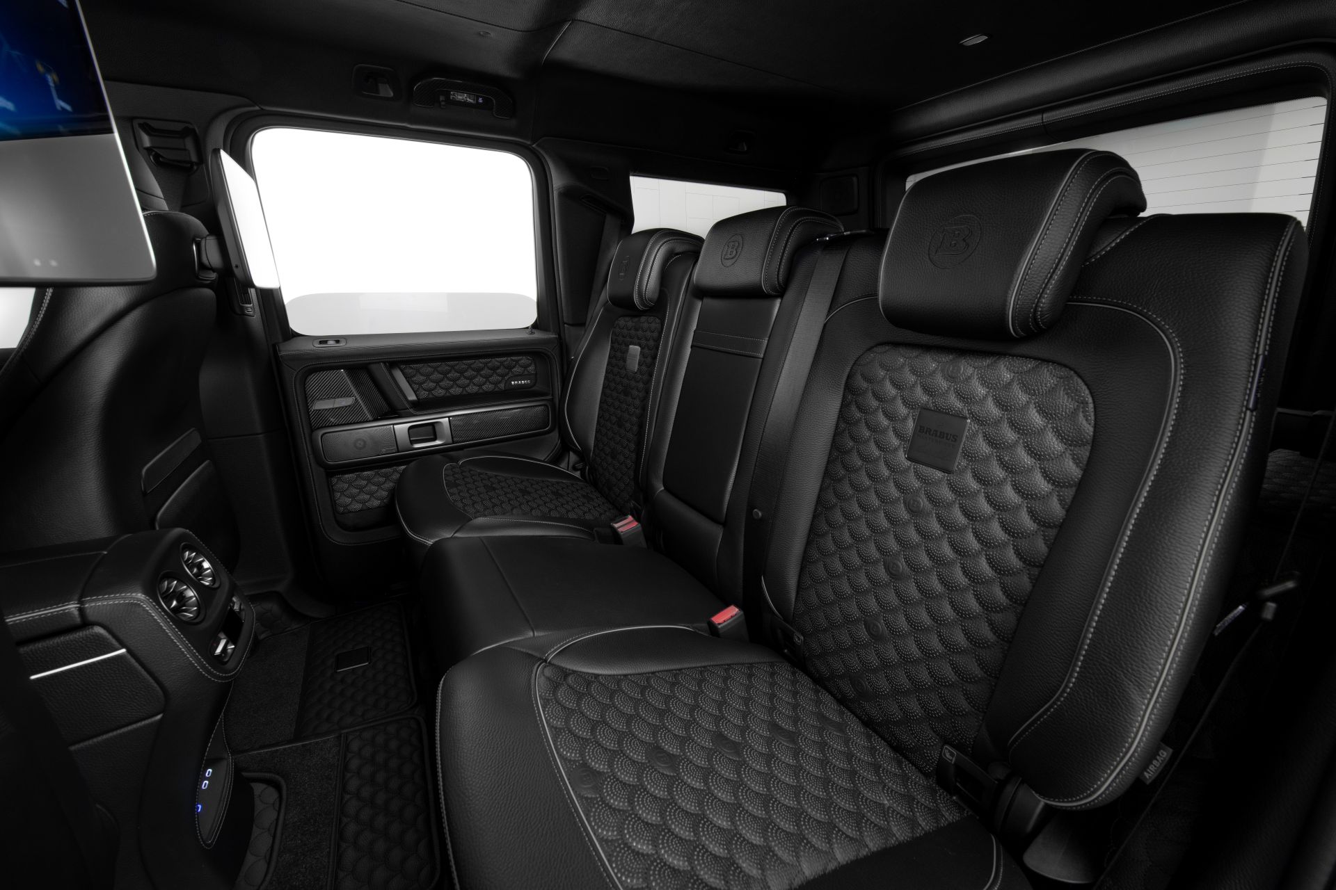 BRABUS 900 ROCKET EDITION black W465 Studio 32