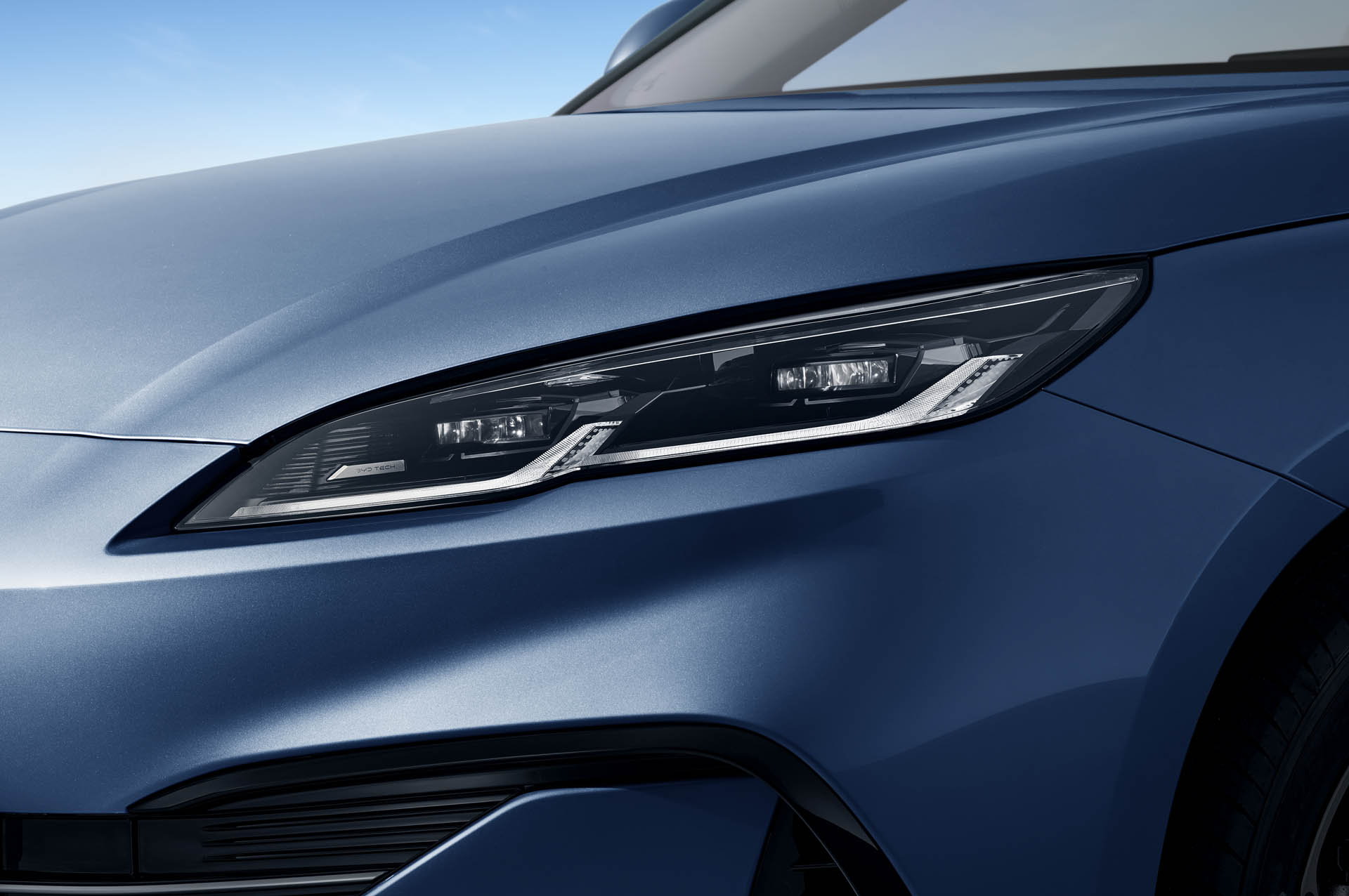 12 SEAL 6 LHD Atlantis Blue Exterior headlight download JPG 5000PX RGB