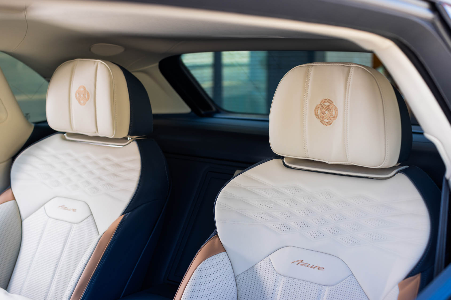 bentley bentayga ewb riviera collection 03