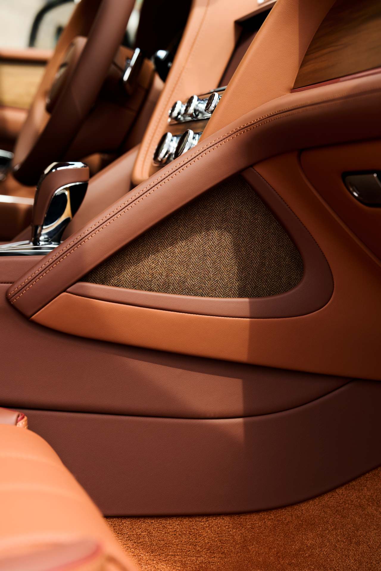bentley bentayga Gstaad Guy Chalet Car - 13