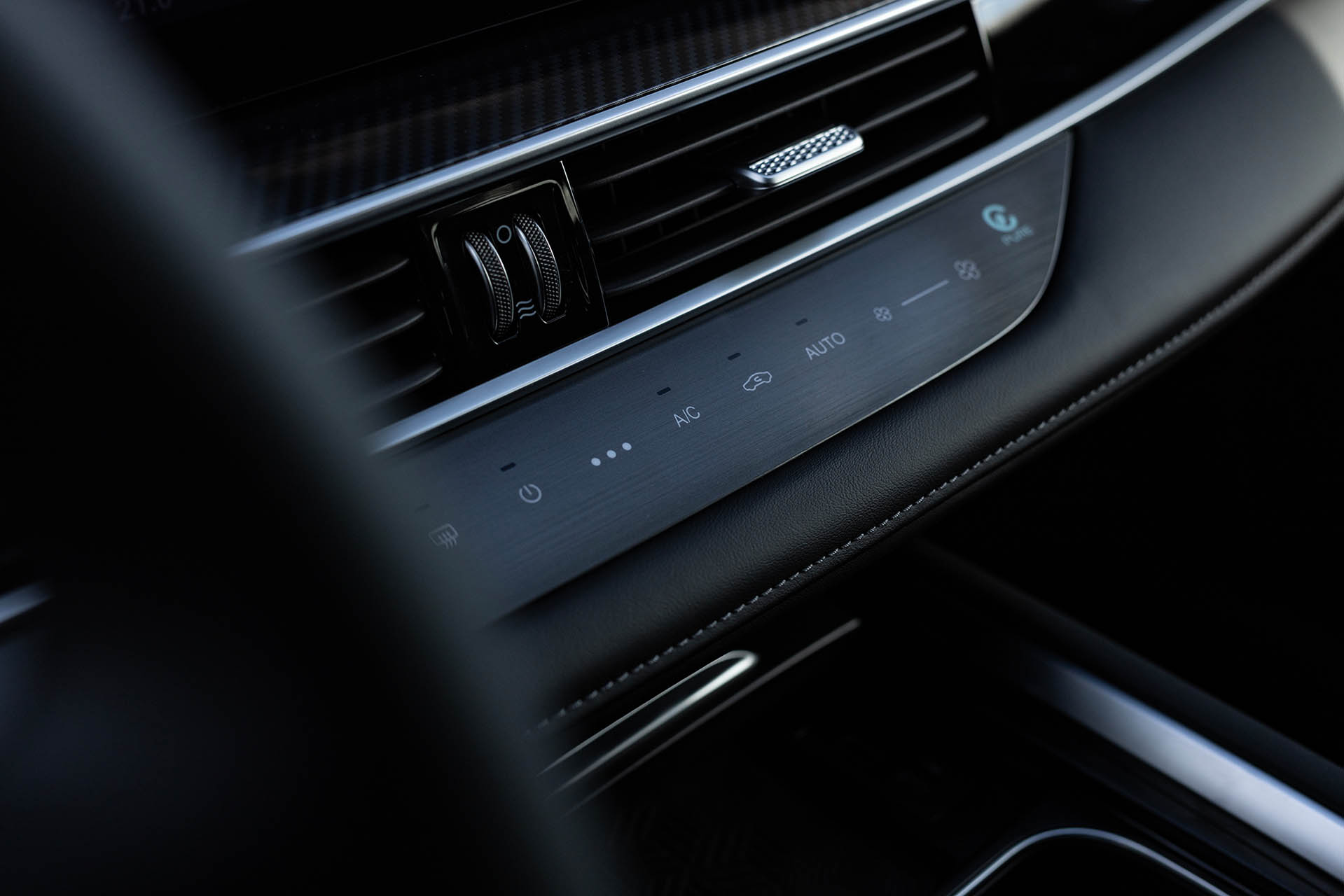 9H3A2847