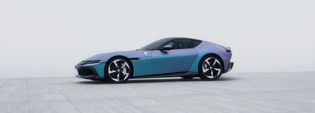 Ferrari 12Cilindri Tailor Made nyito
