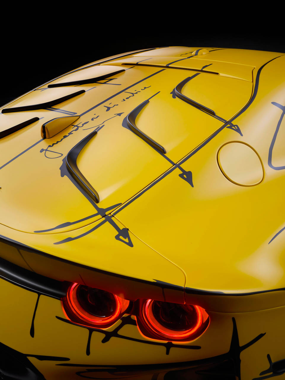 Ferrari 812 Competizione Tailor Made 10