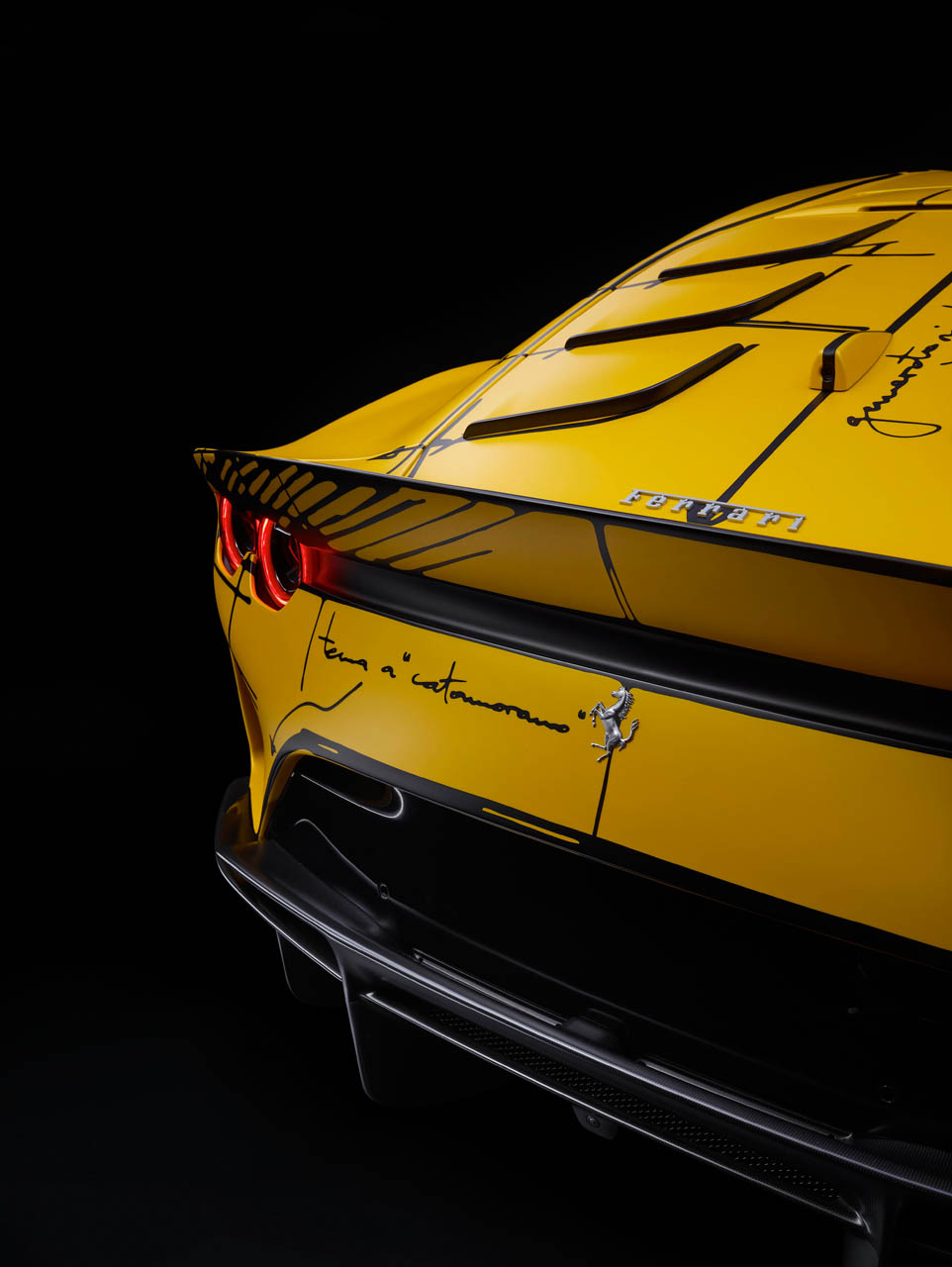 Ferrari 812 Competizione Tailor Made 11