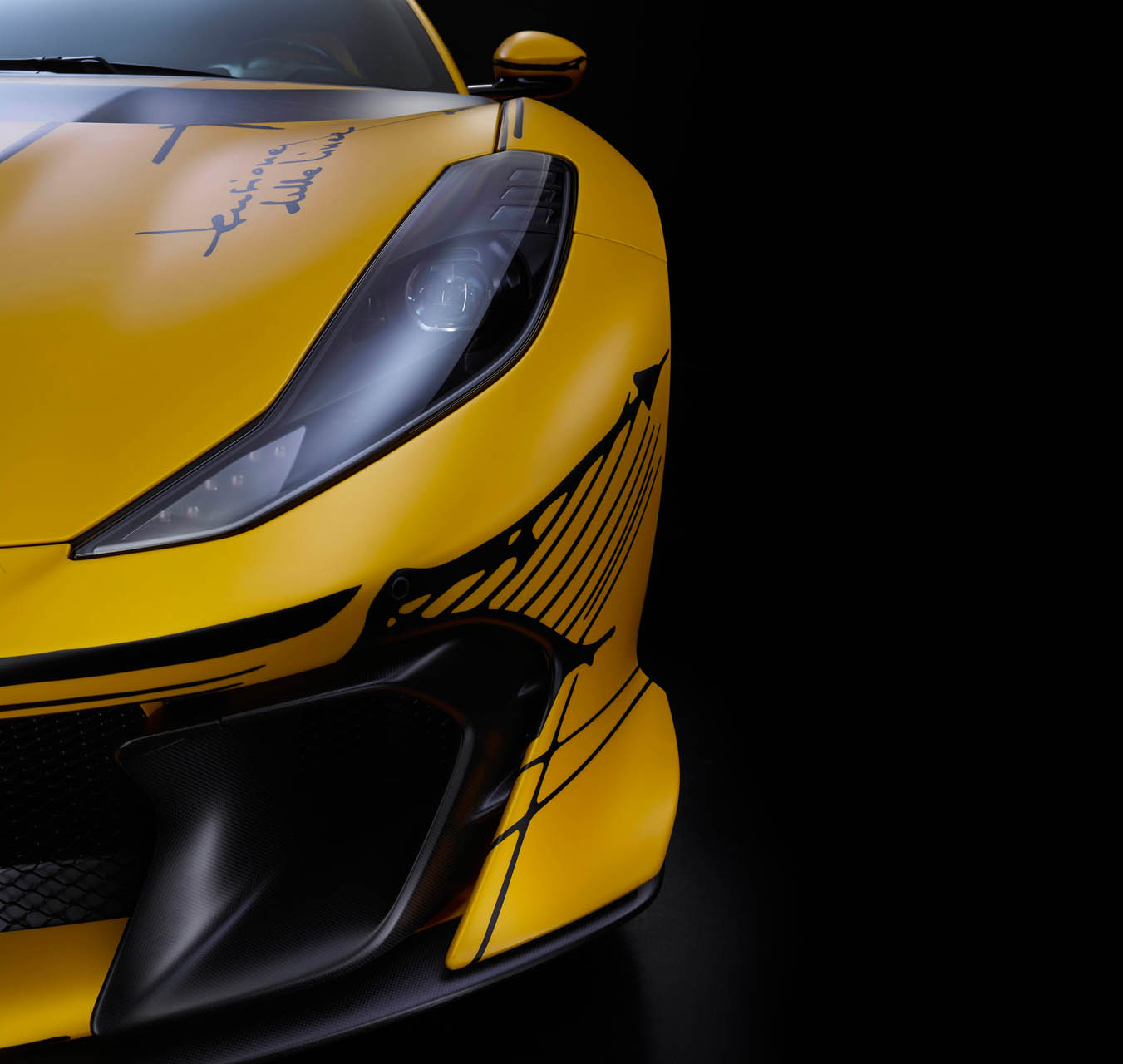 Ferrari 812 Competizione Tailor Made 23