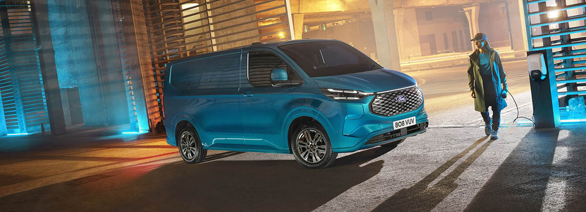 Ford Transit Custom 2023 nyito