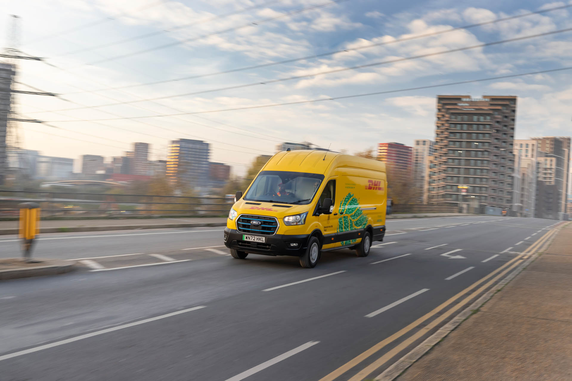 DHLExpressFordETransit02