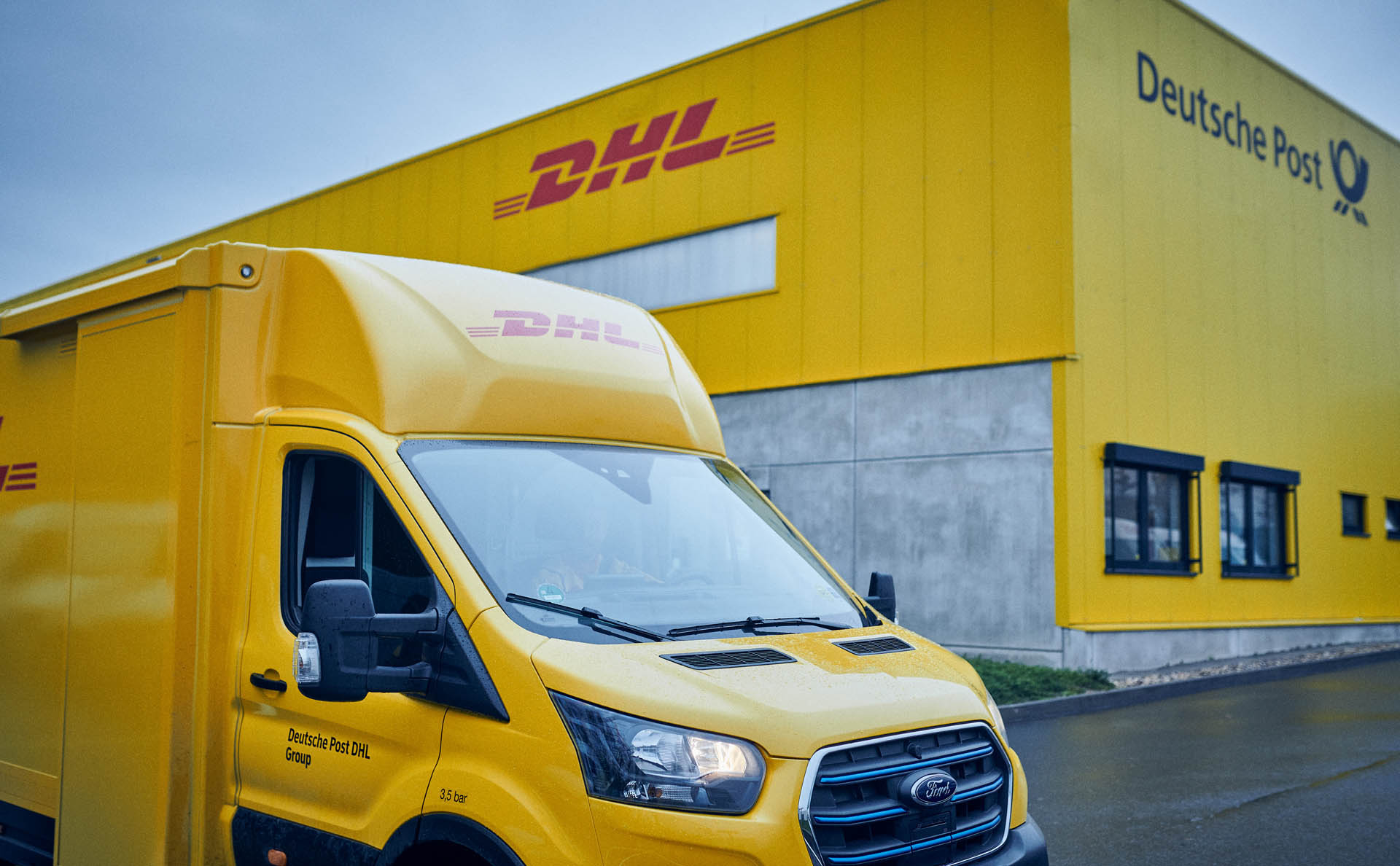 DHLExpressFordETransit09